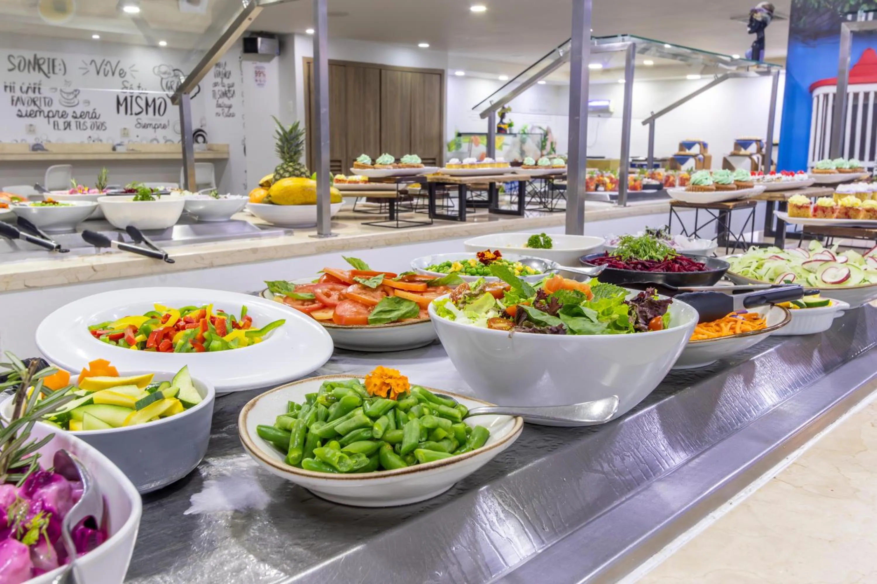 Restaurant/places to eat in Hotel Cartagena Plaza