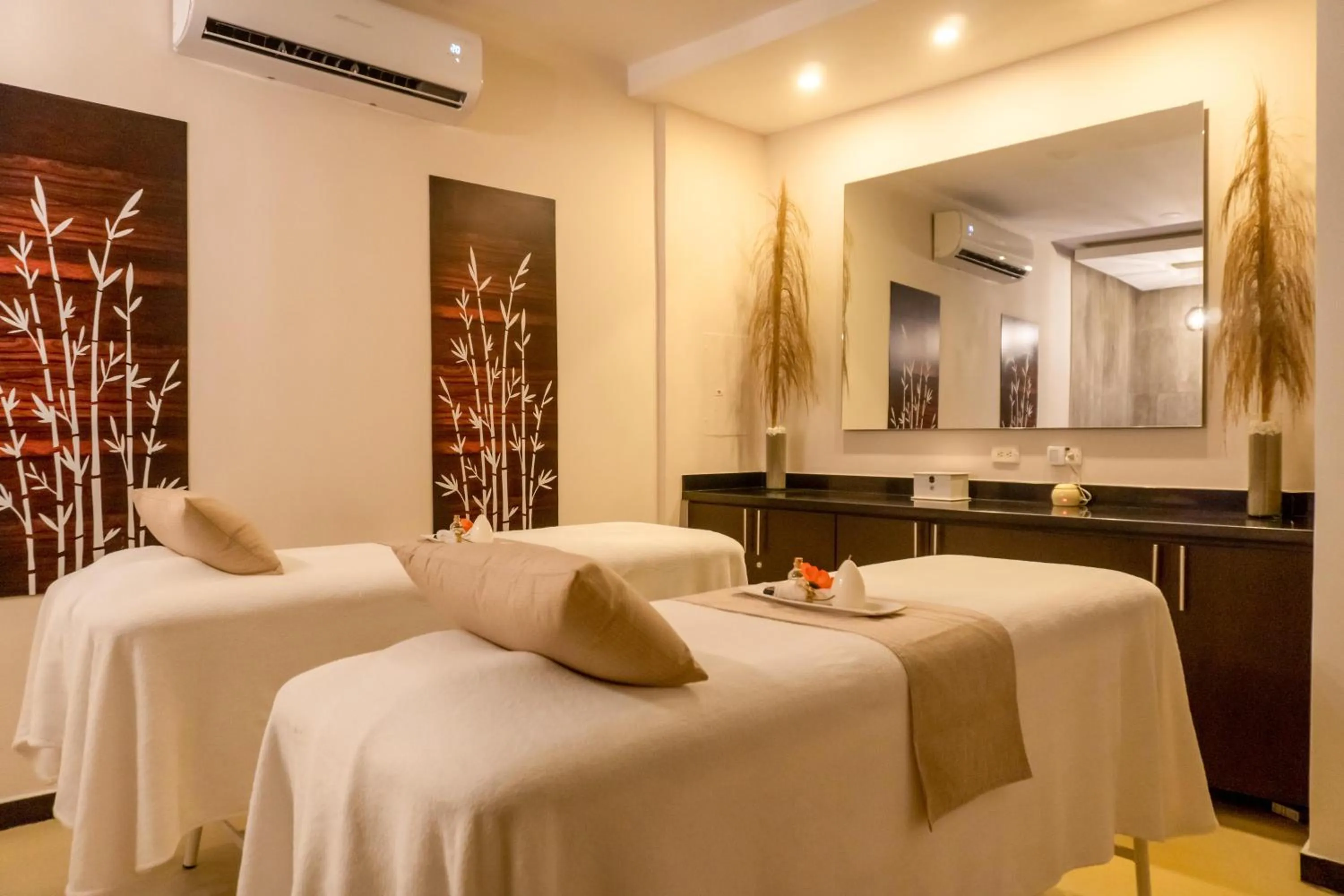 Spa and wellness centre/facilities, Bed in Hotel Cartagena Plaza
