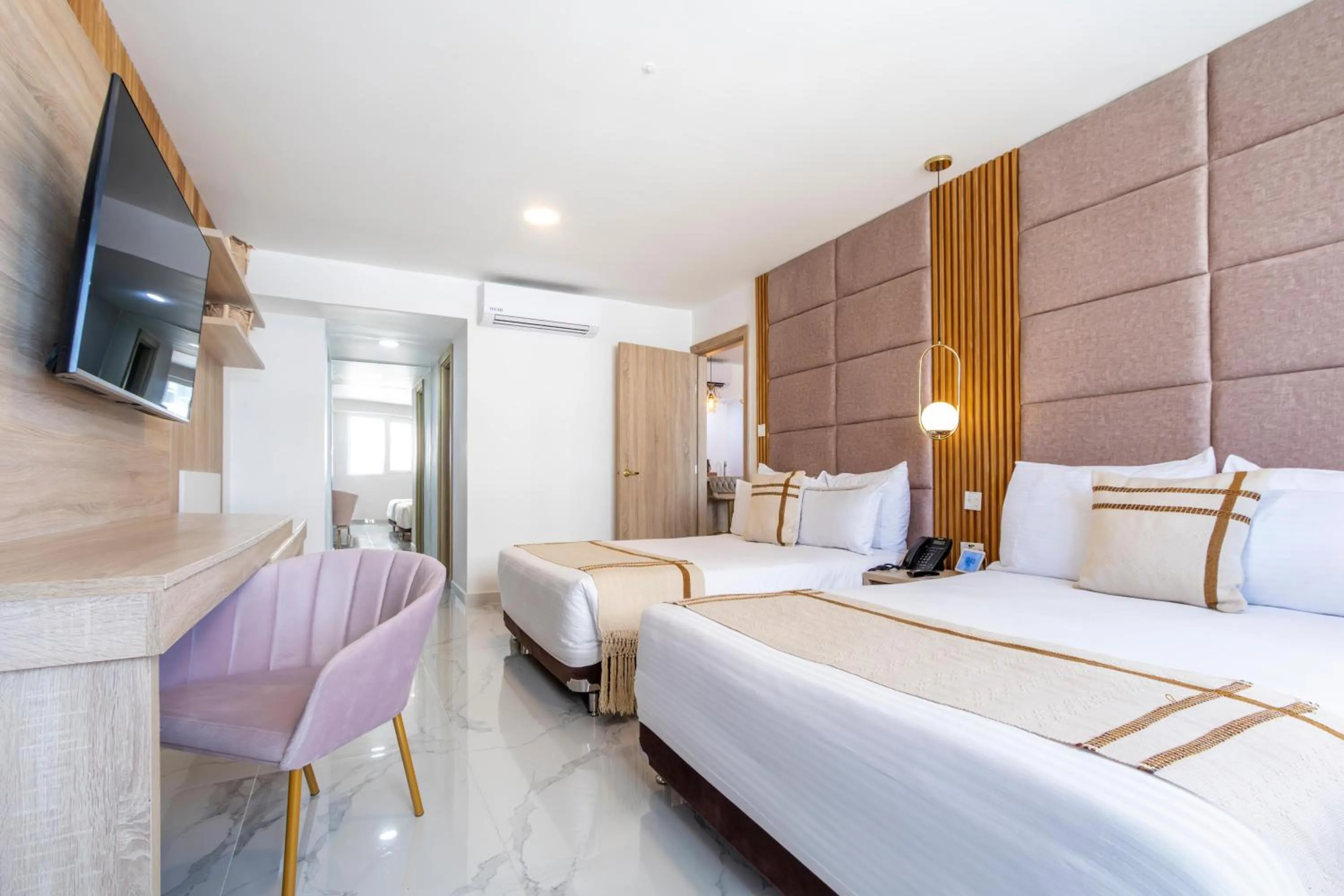 Photo of the whole room, Bed in Hotel Cartagena Plaza