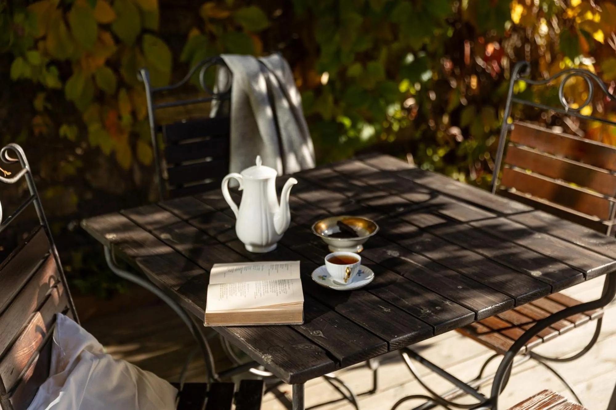 Patio in Karlamuiza Country Hotel