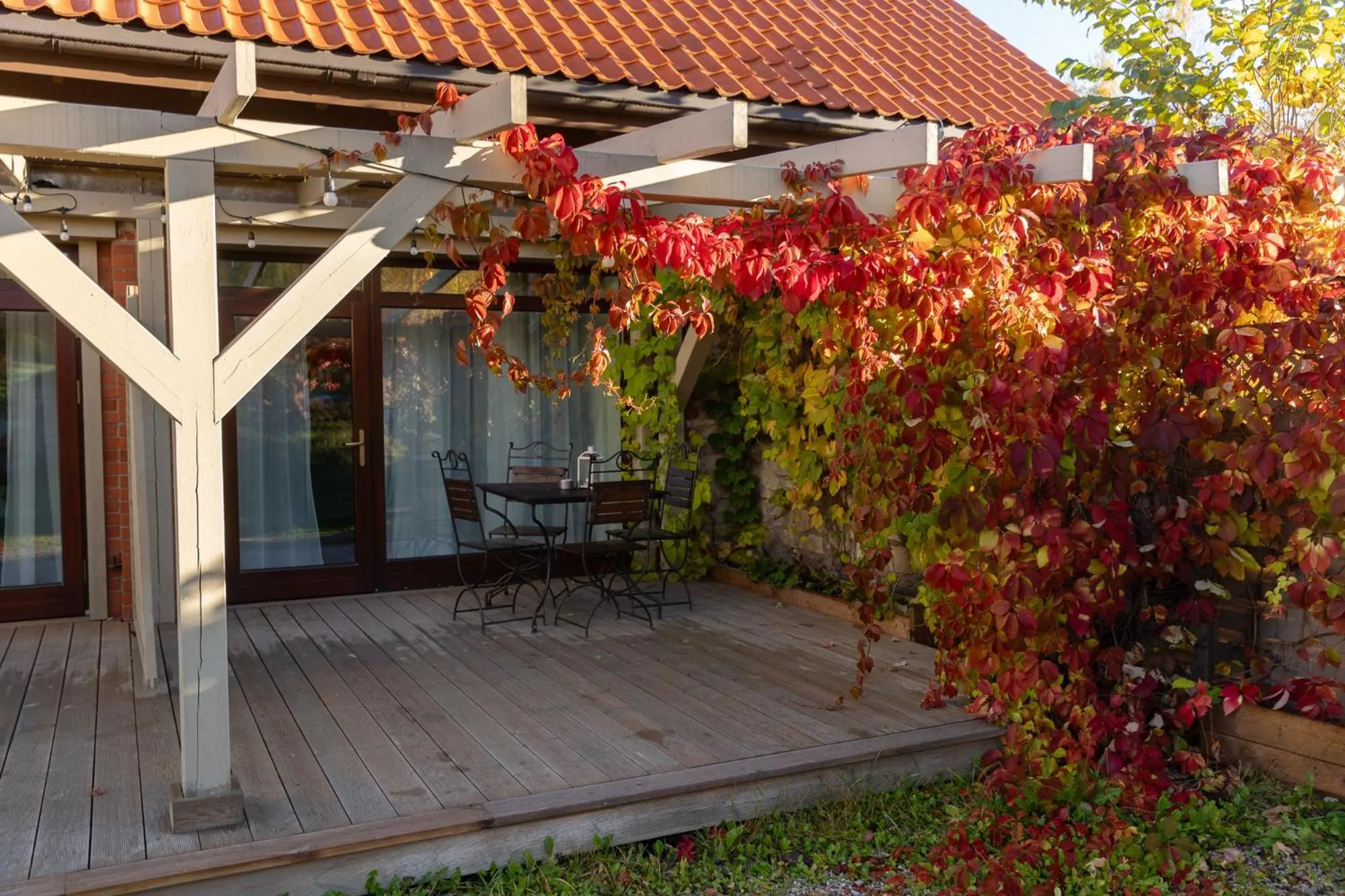 Patio in Karlamuiza Country Hotel