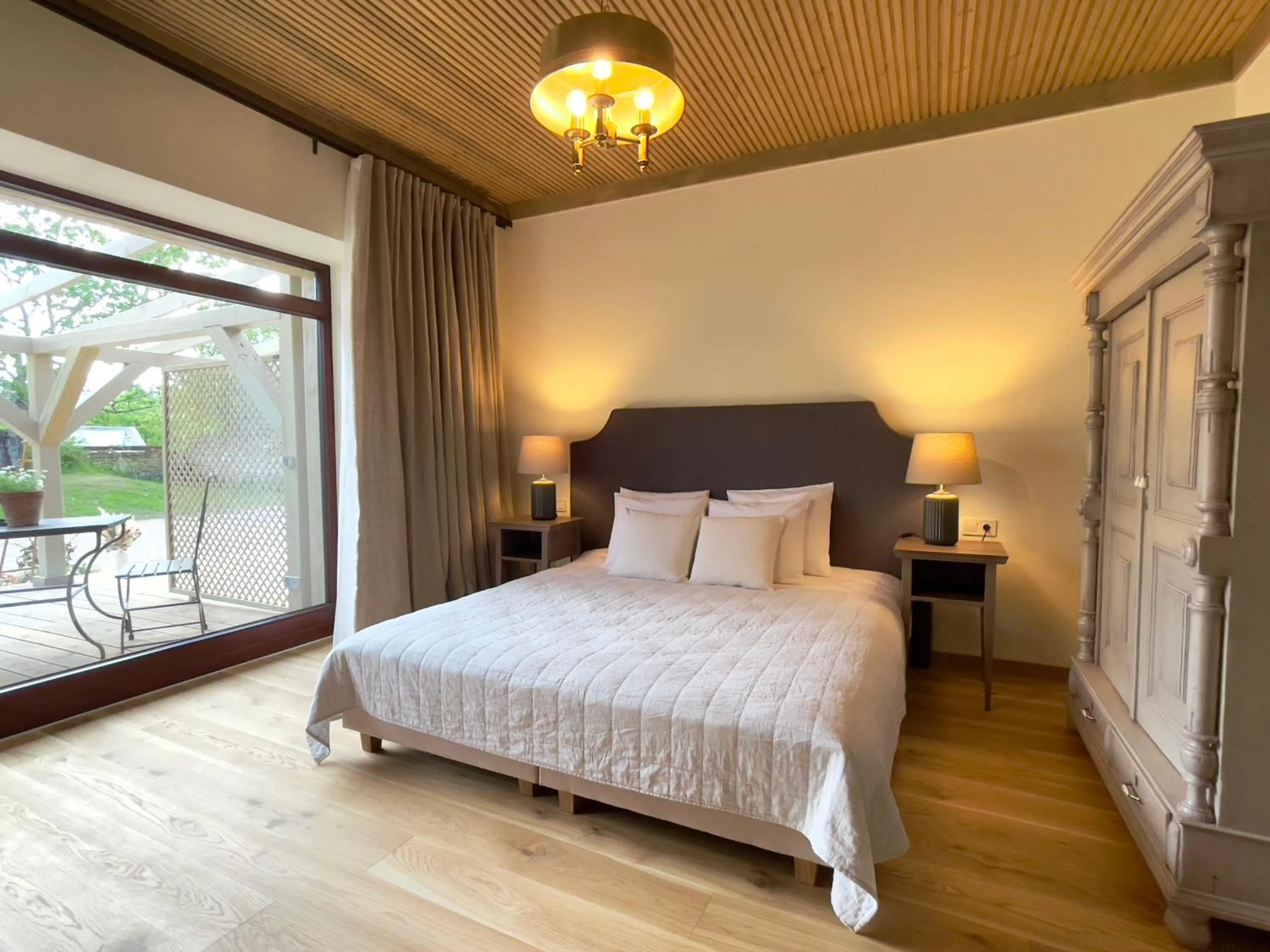 Bed in Karlamuiza Country Hotel