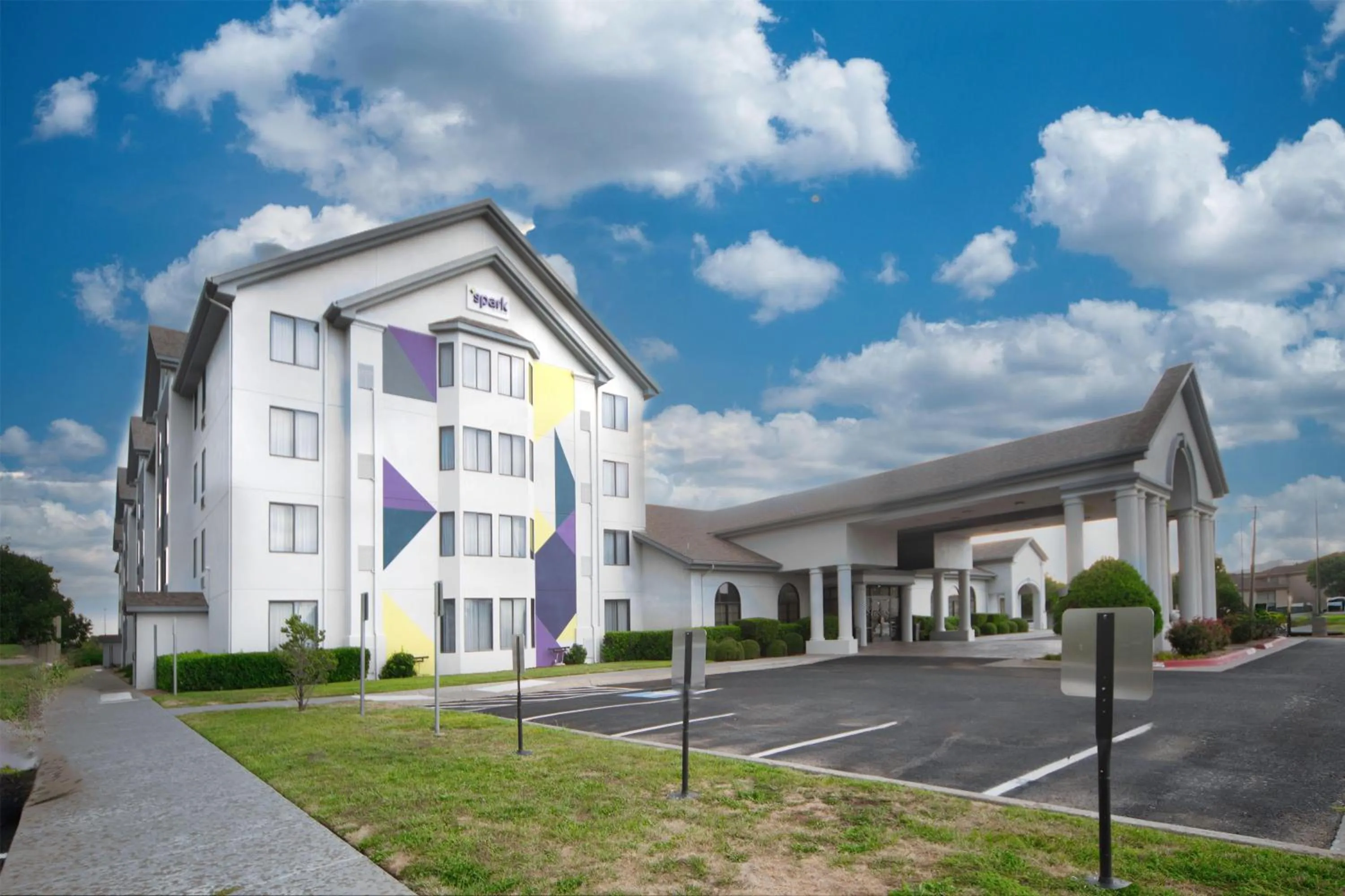 Property building in Spark by Hilton Amarillo East