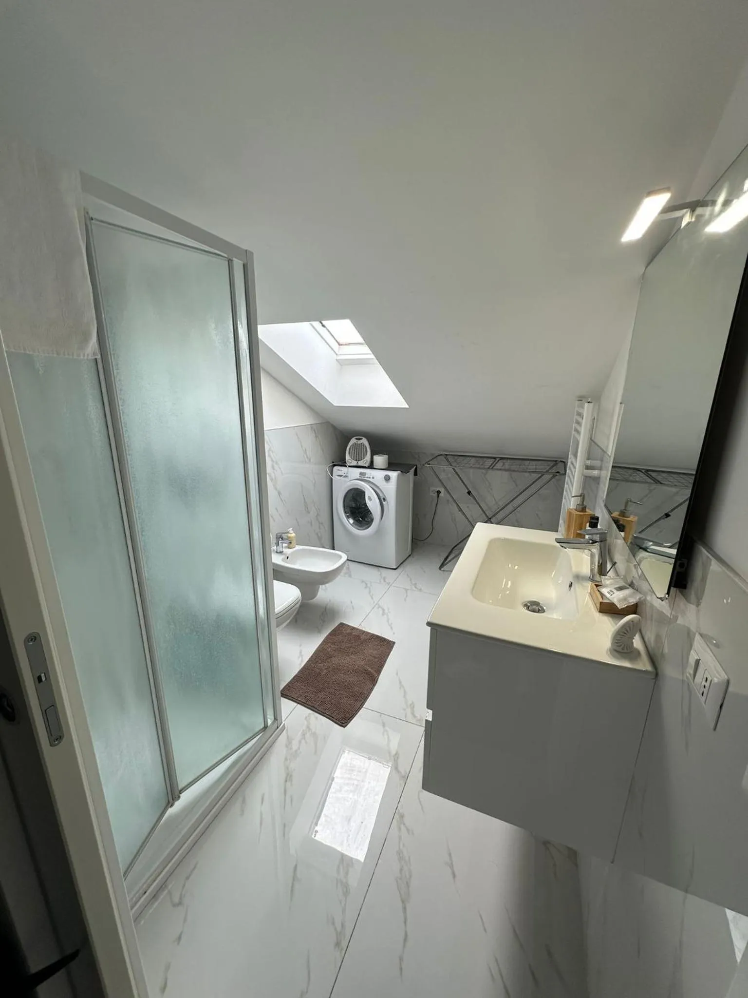 Bathroom in Conte Durini Apartments & Rooms