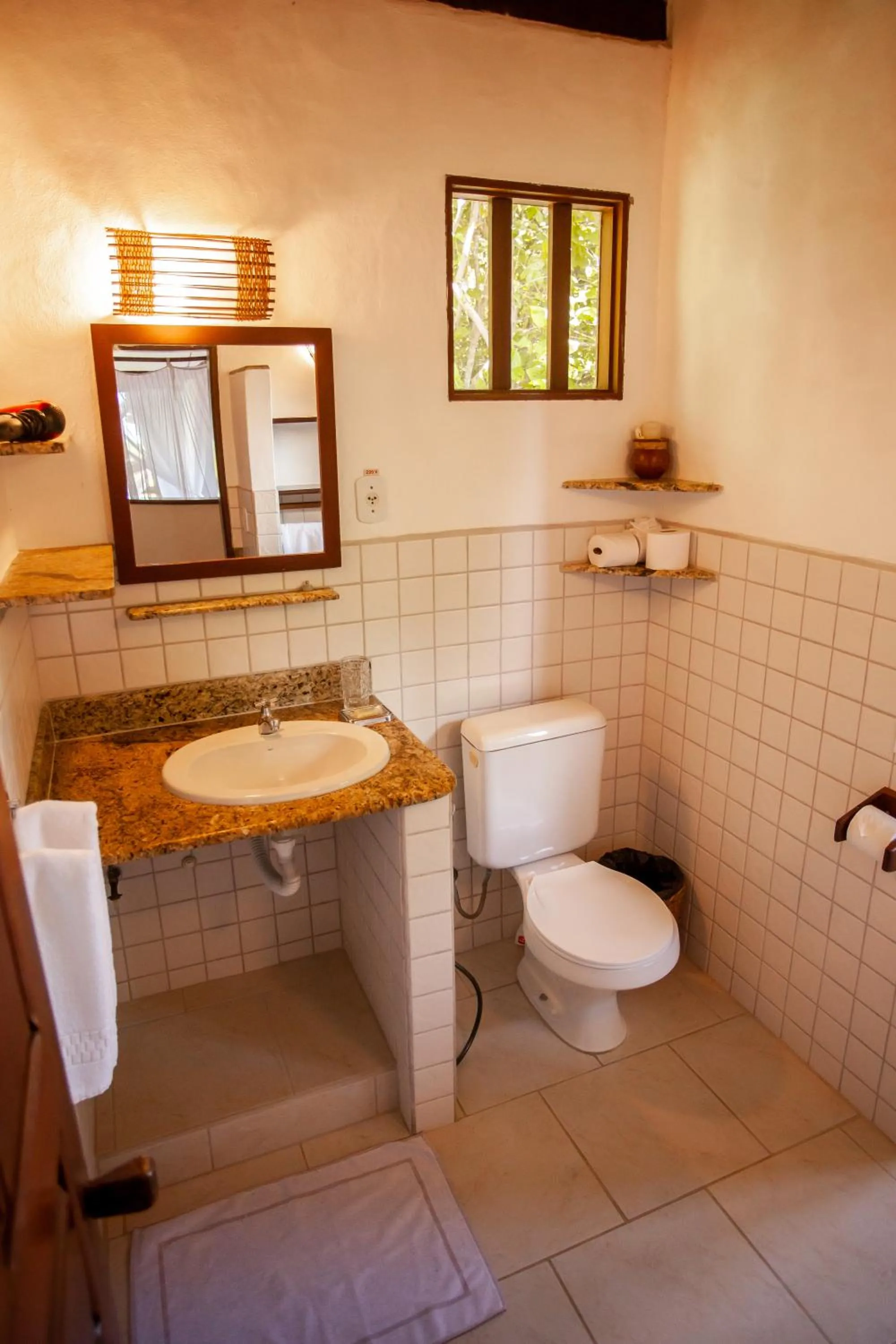 Toilet in Pousada Mundo Verde