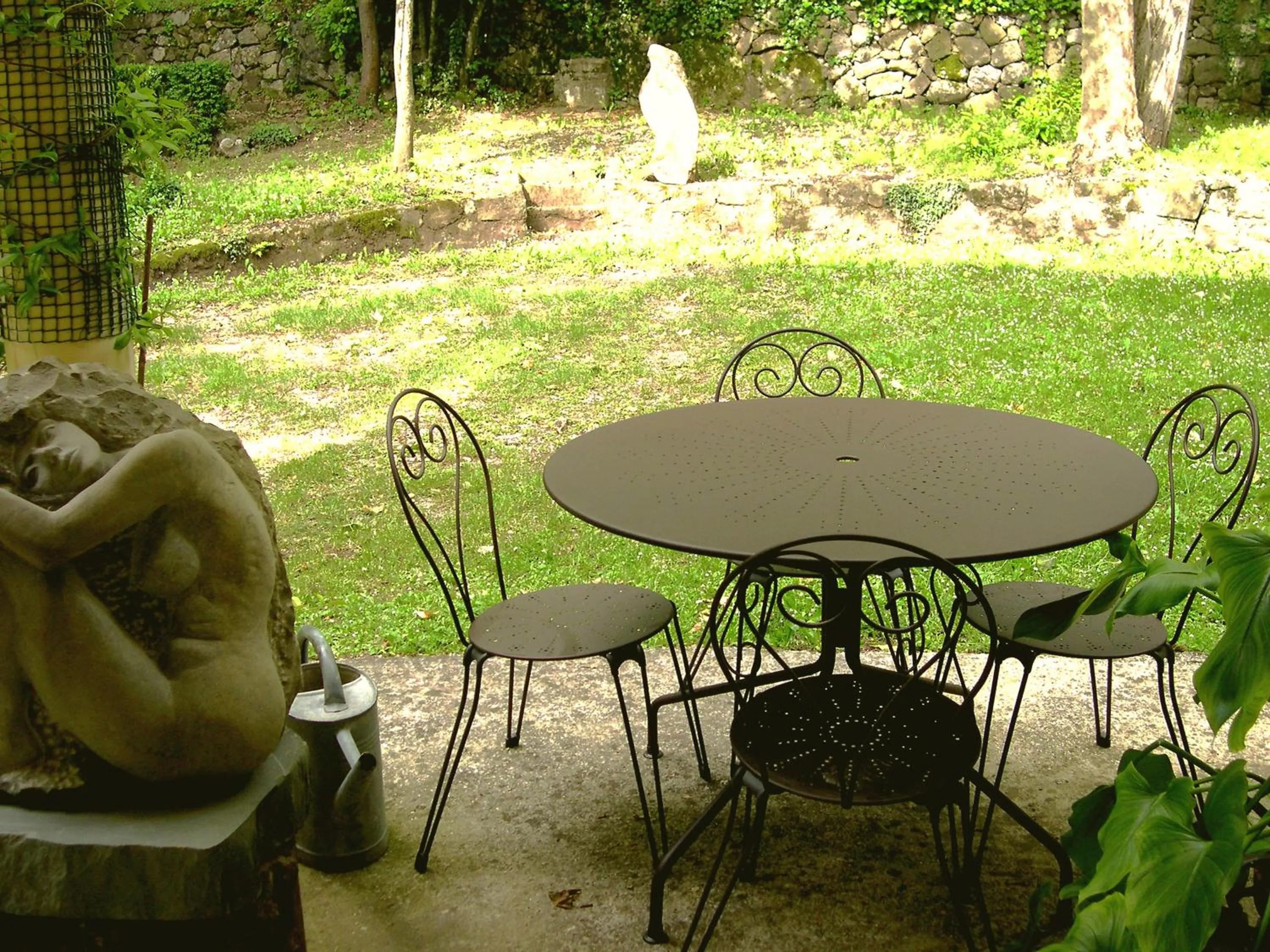 Garden in Domaine du Paraïs B&B