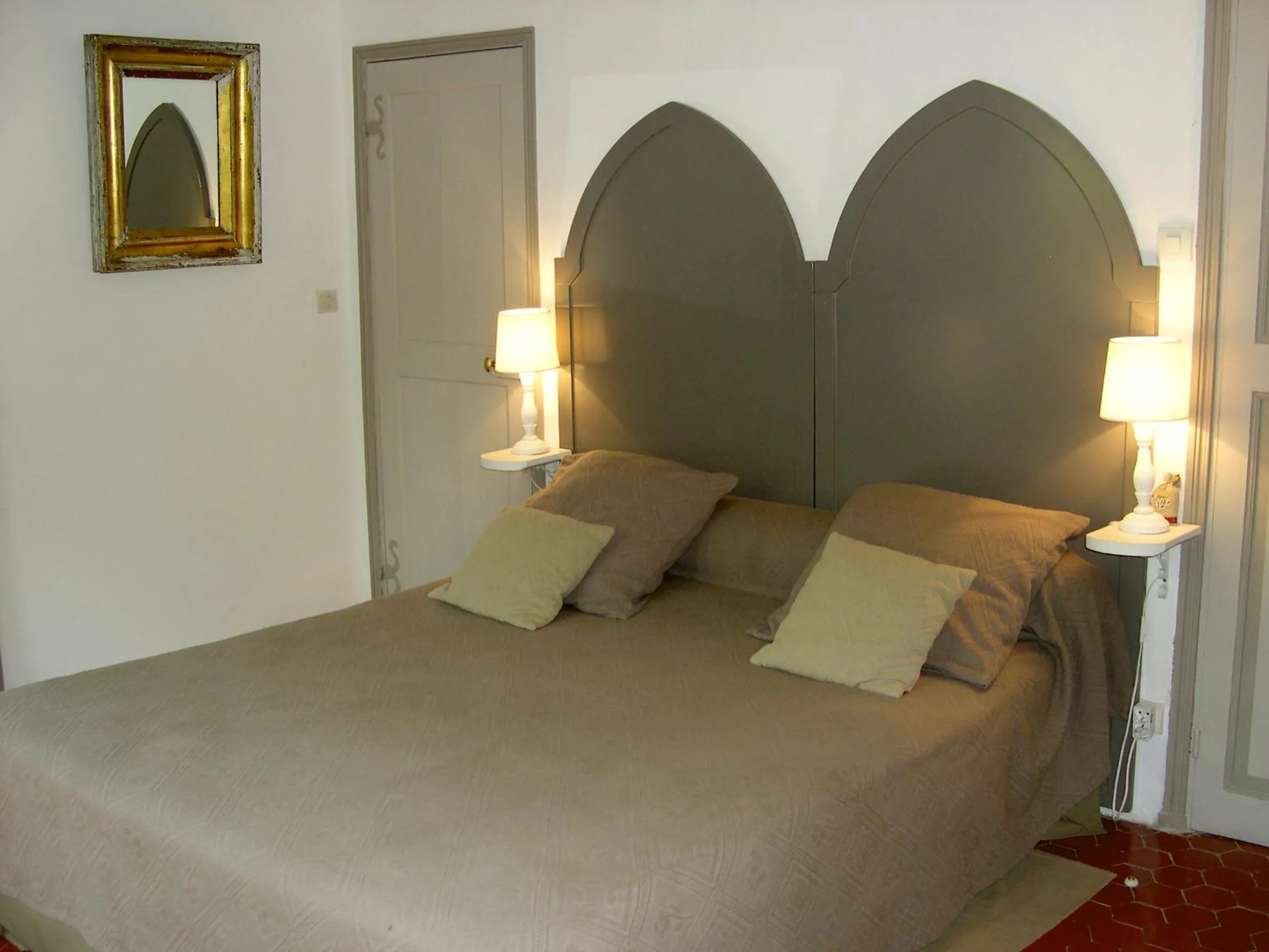 Bed in Domaine du Paraïs B&B