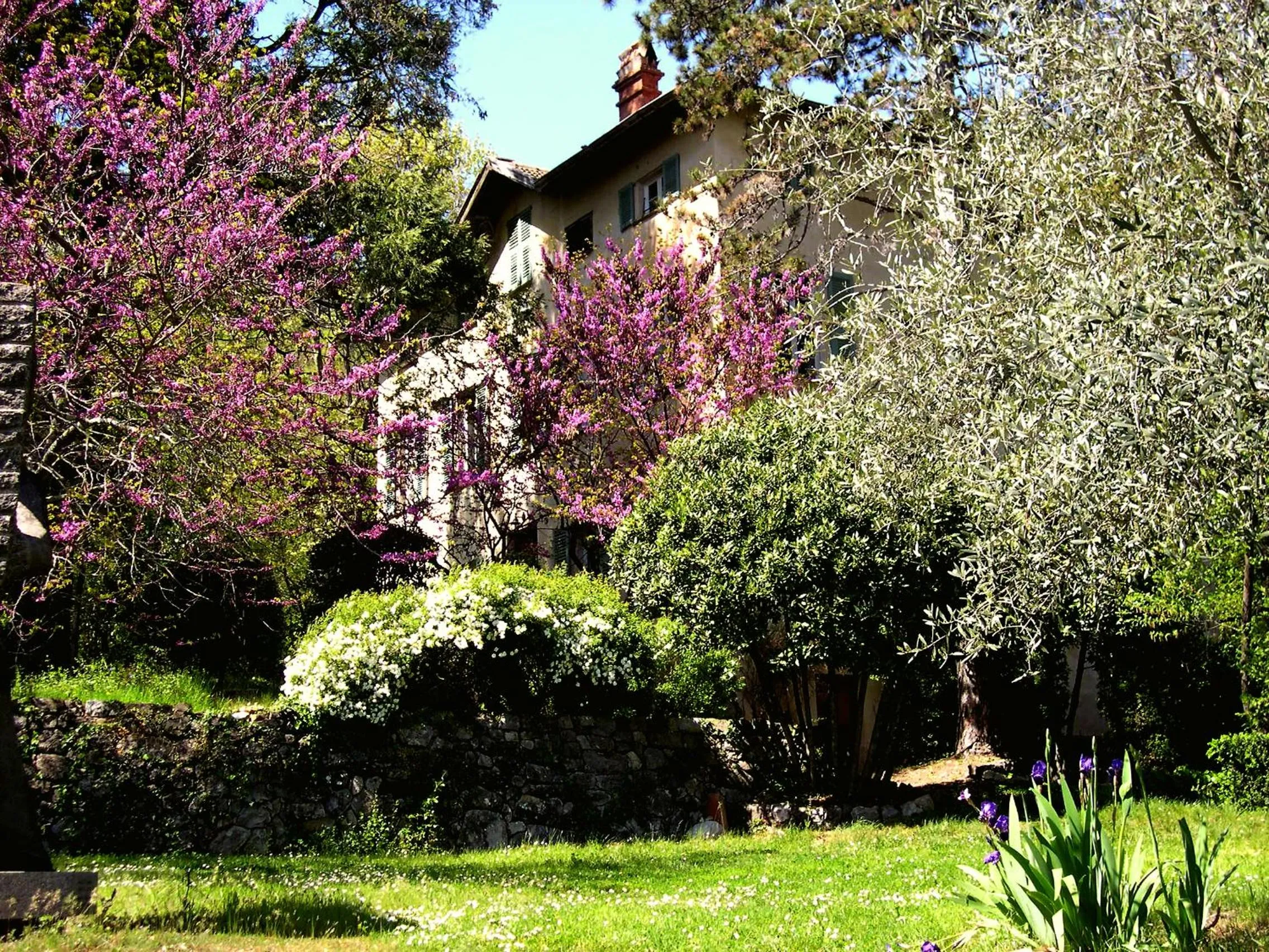 Property building in Domaine du Paraïs B&B