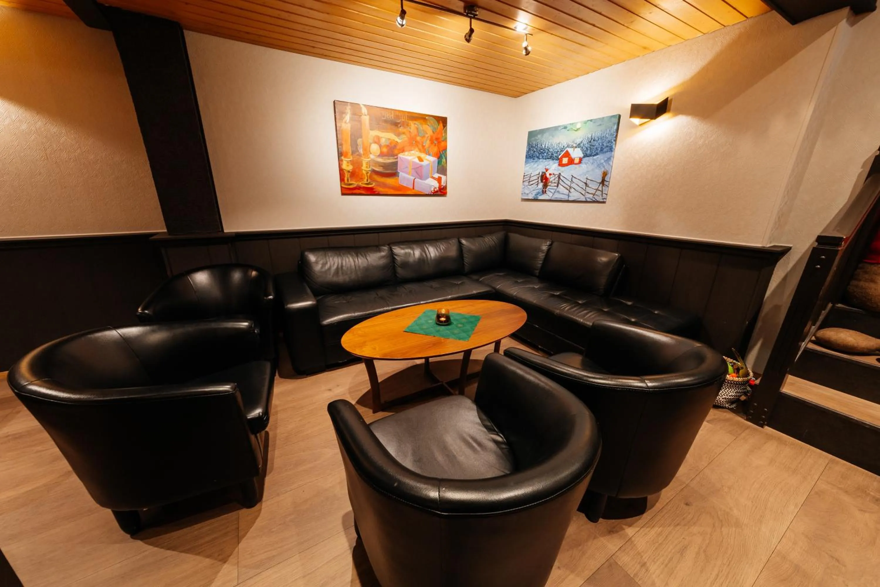 Restaurant/places to eat in Myre Kysthotell