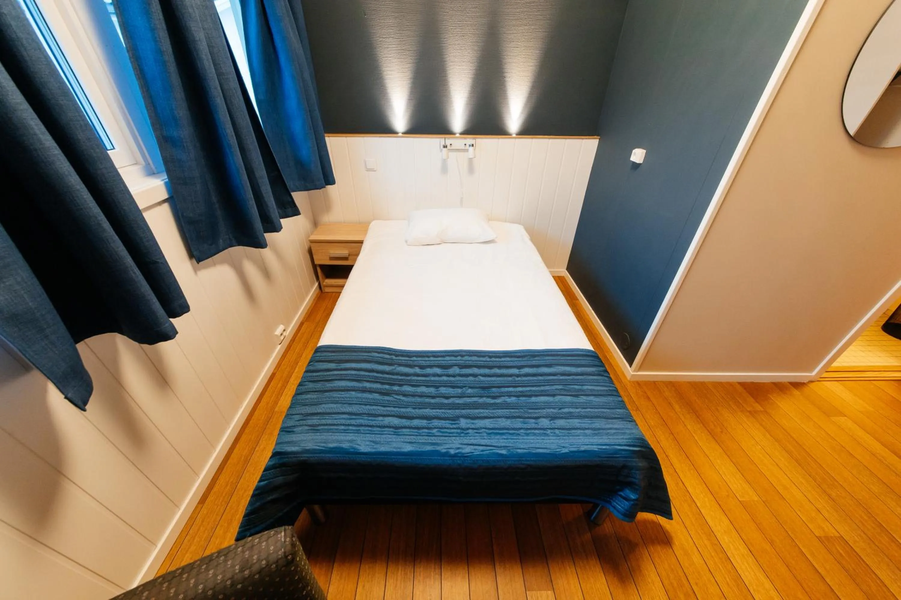 Bed in Myre Kysthotell