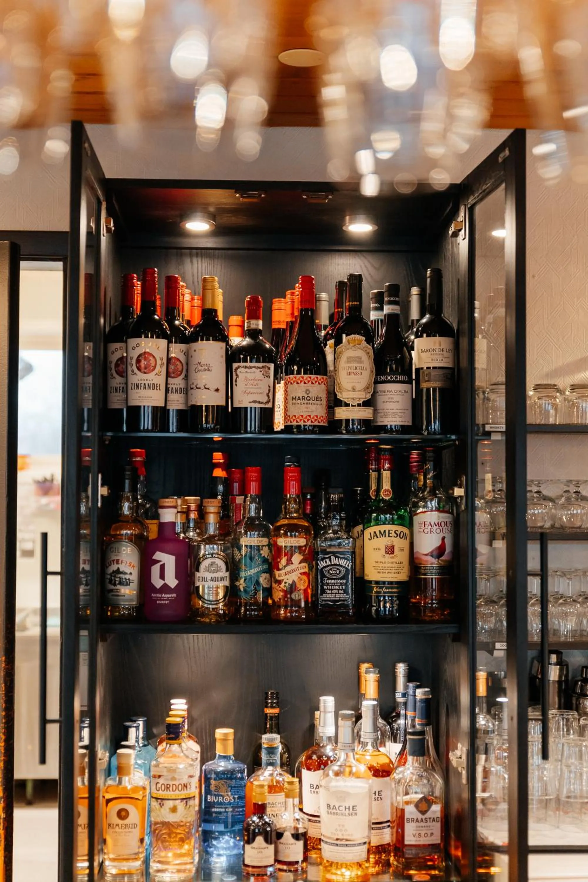 Restaurant/places to eat in Myre Kysthotell