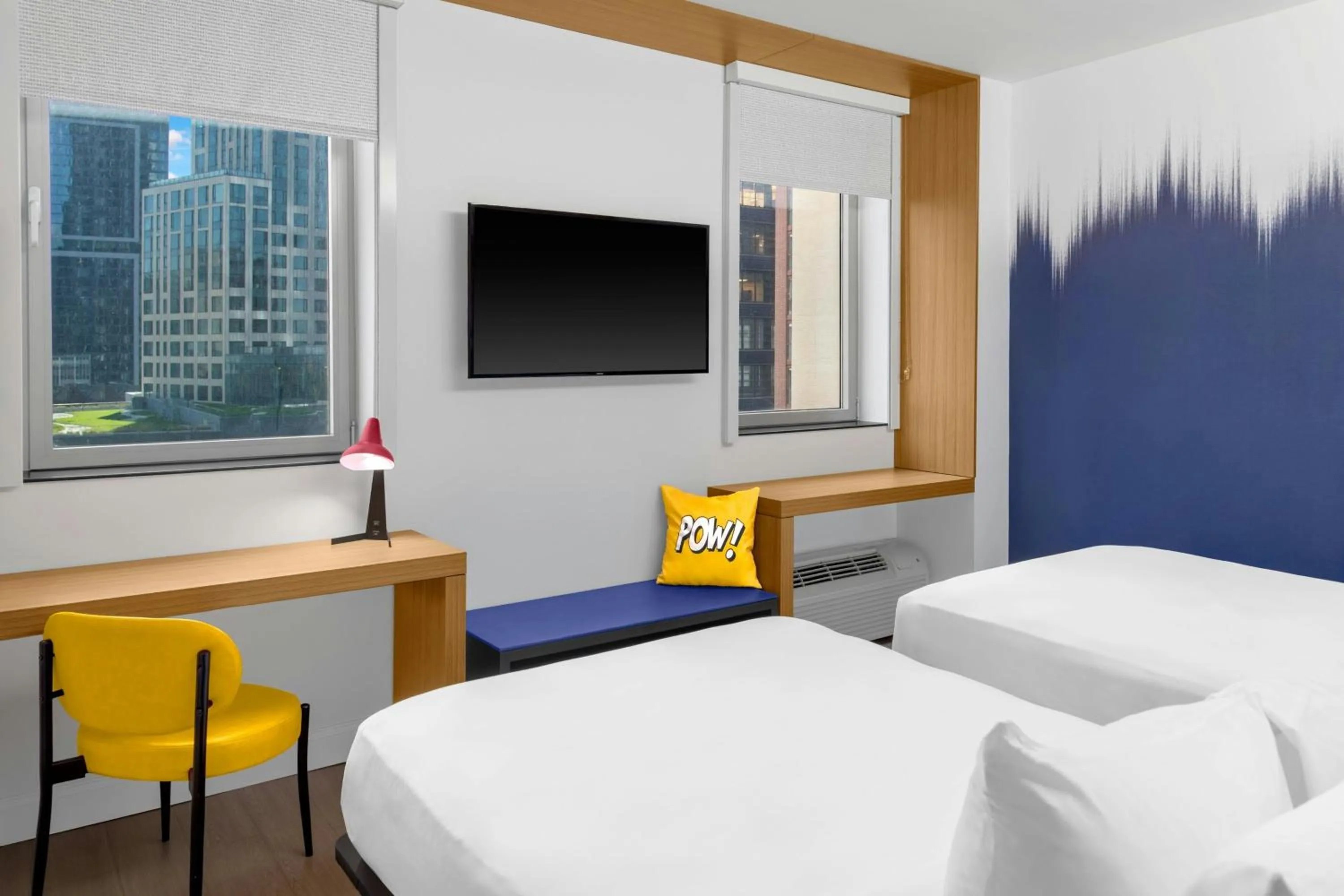 Photo of the whole room, Bed in Aloft New York Brooklyn