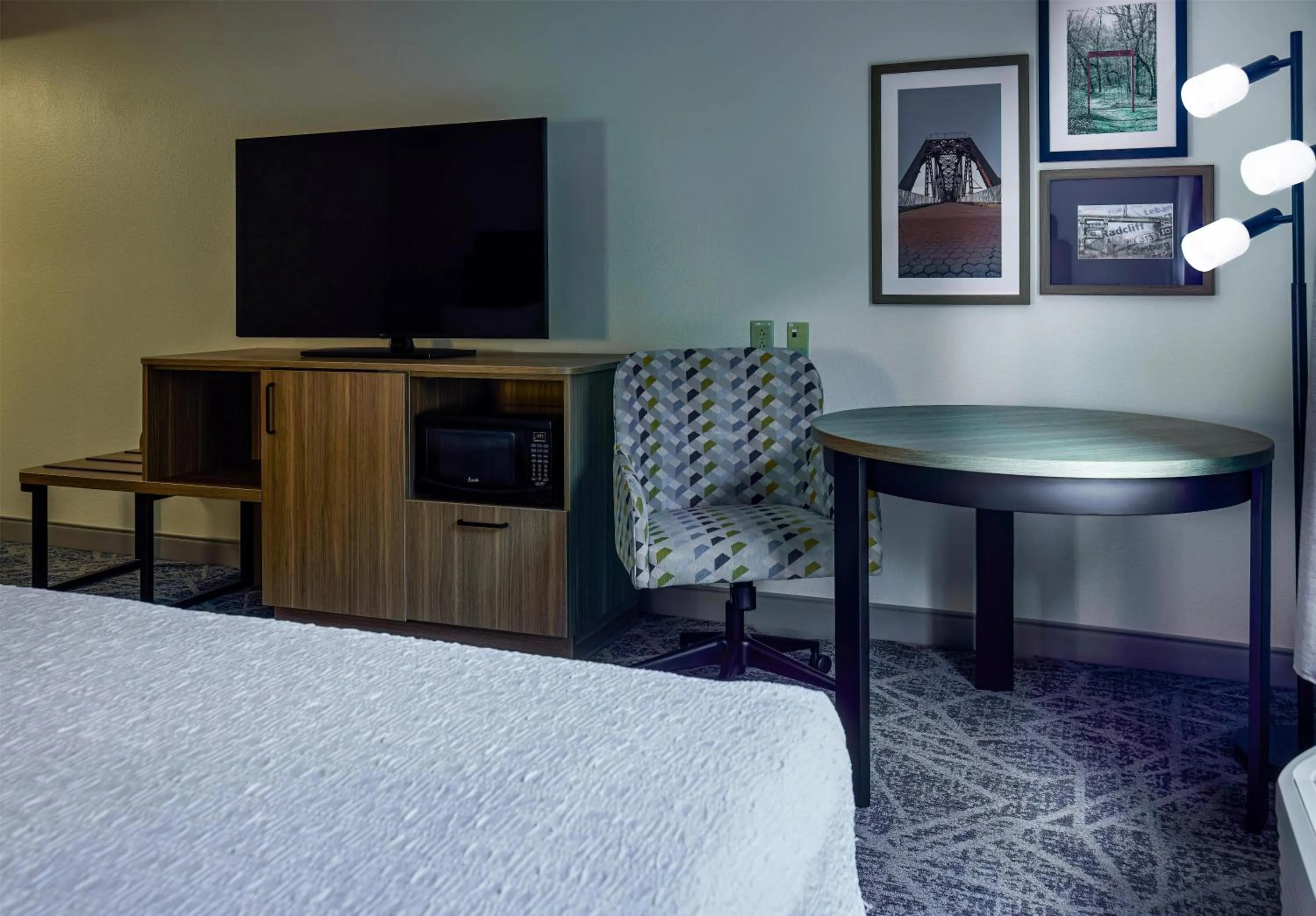 Bed in Hampton Inn & Suites Radcliff/Fort Knox