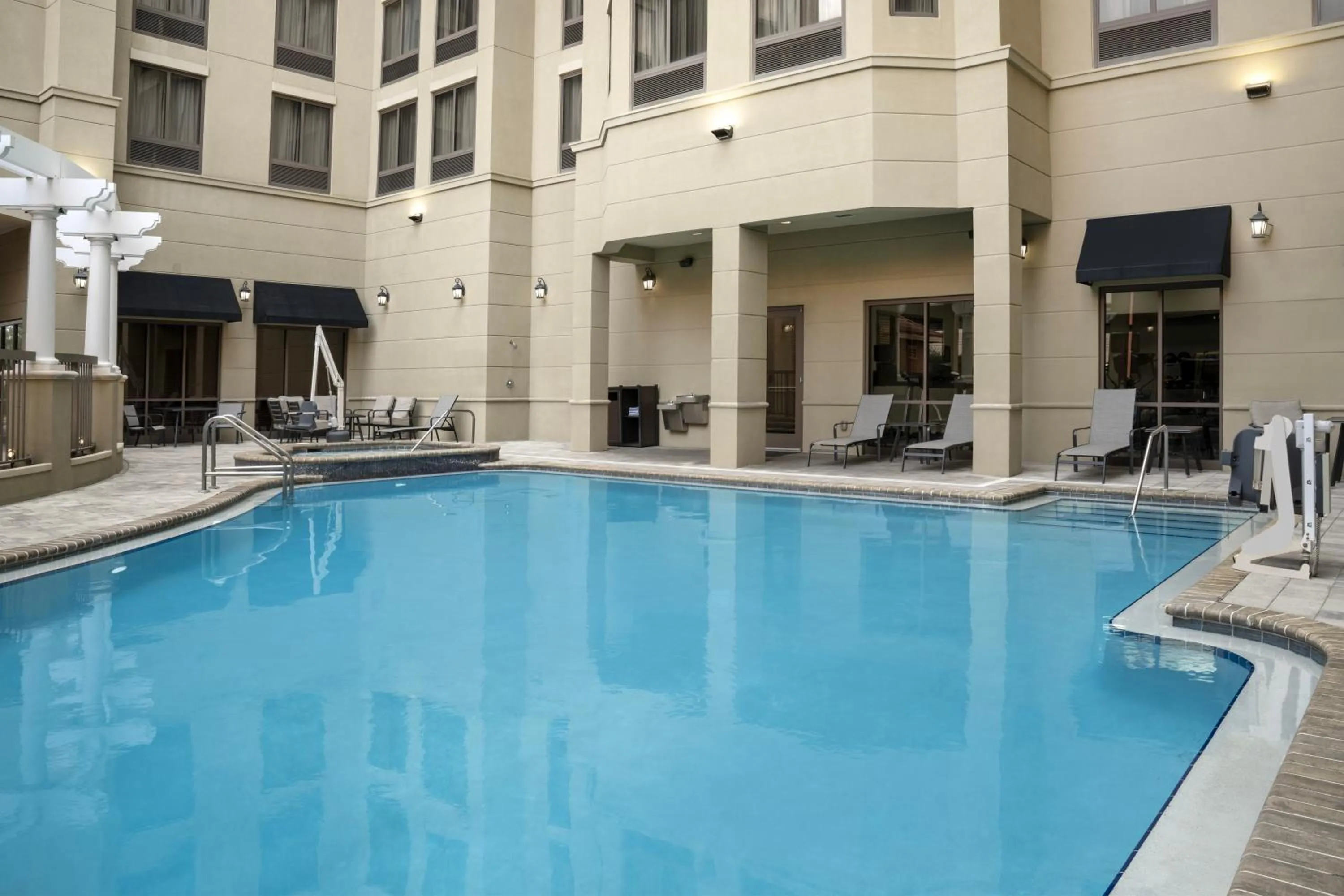 Swimming pool in Hilton Garden Inn Jacksonville Downtown Southbank
