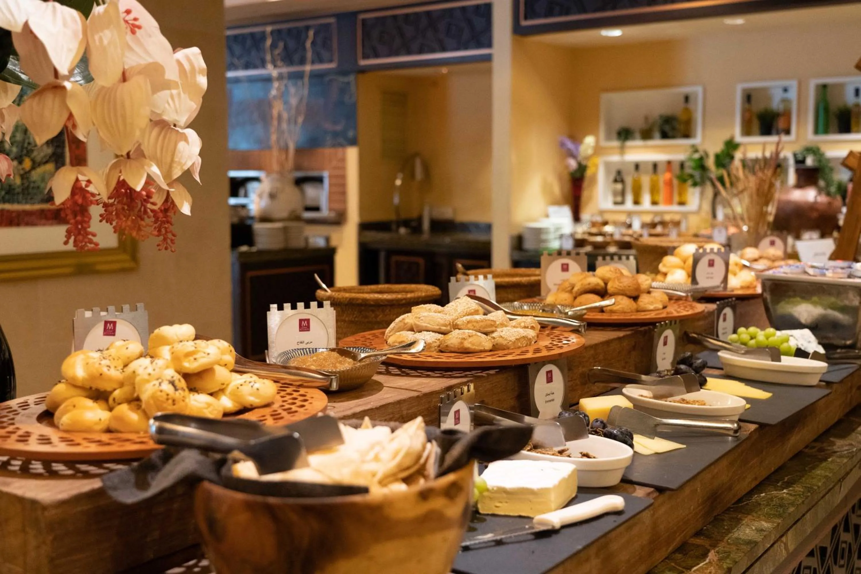 Food and drinks in Oaks Ibn Battuta Gate Dubai