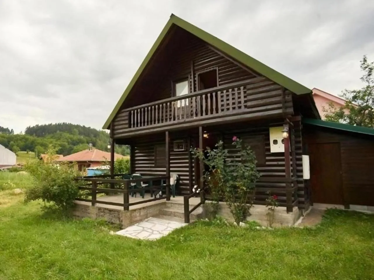 Cottage Walnut