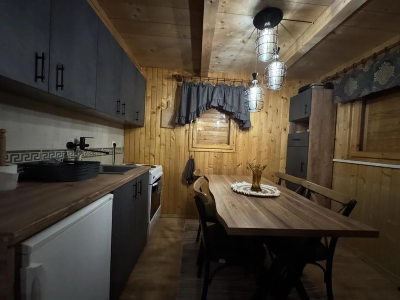 Cottage Walnut