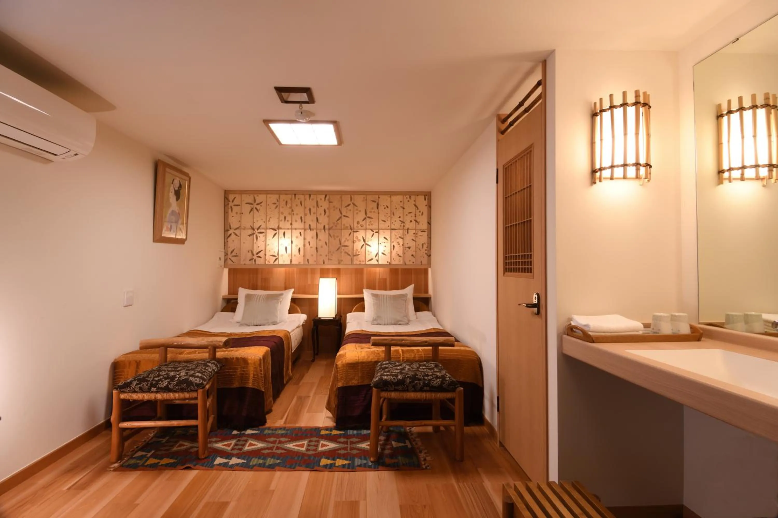 Photo of the whole room, Bed in Seikoro Ryokan - Established in 1831