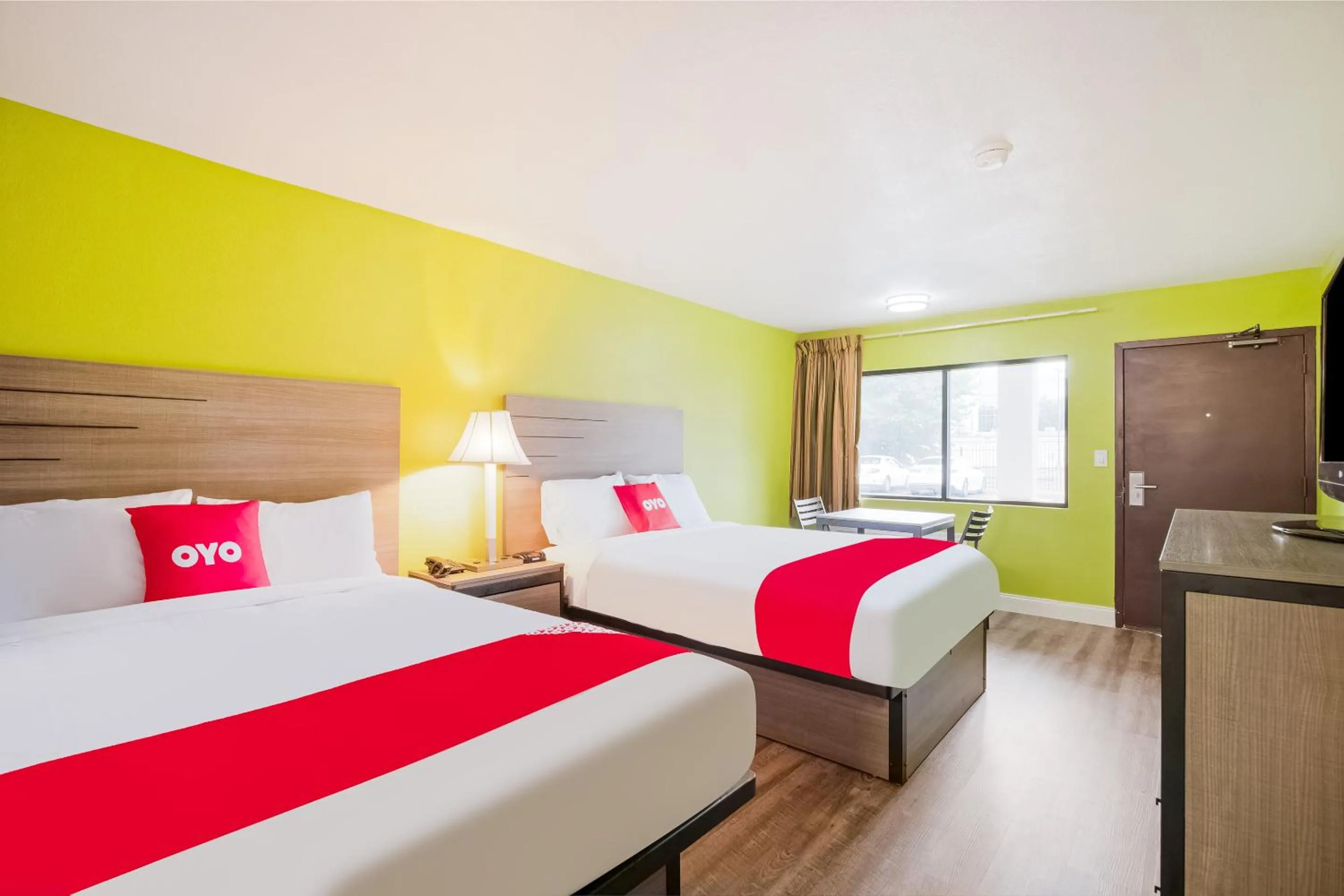 2 Queen Bed Smoking in OYO Hotel Houston N Fm-1960 Champions TX