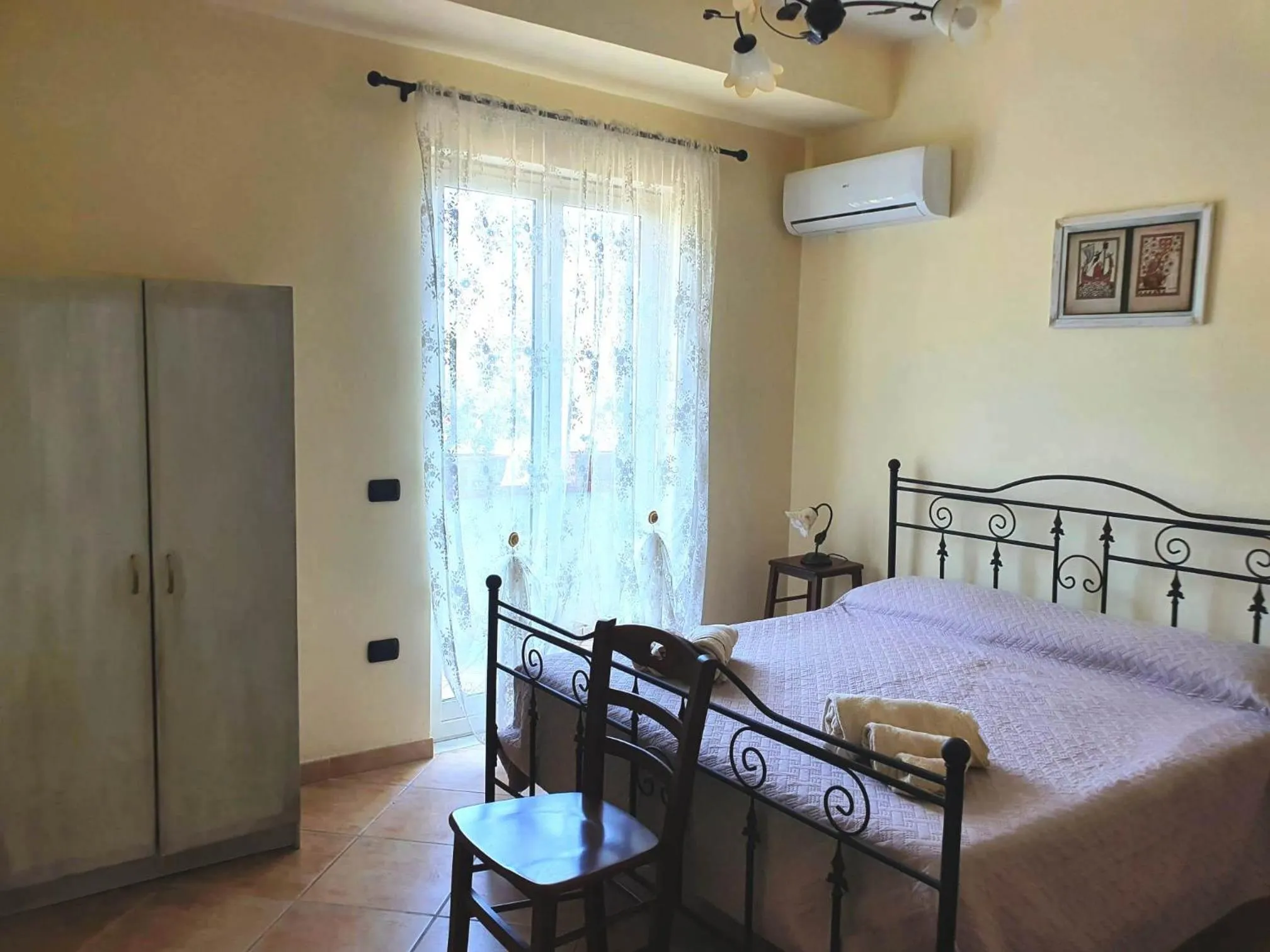 Bed in Libro di Sogni - B&B Letterario