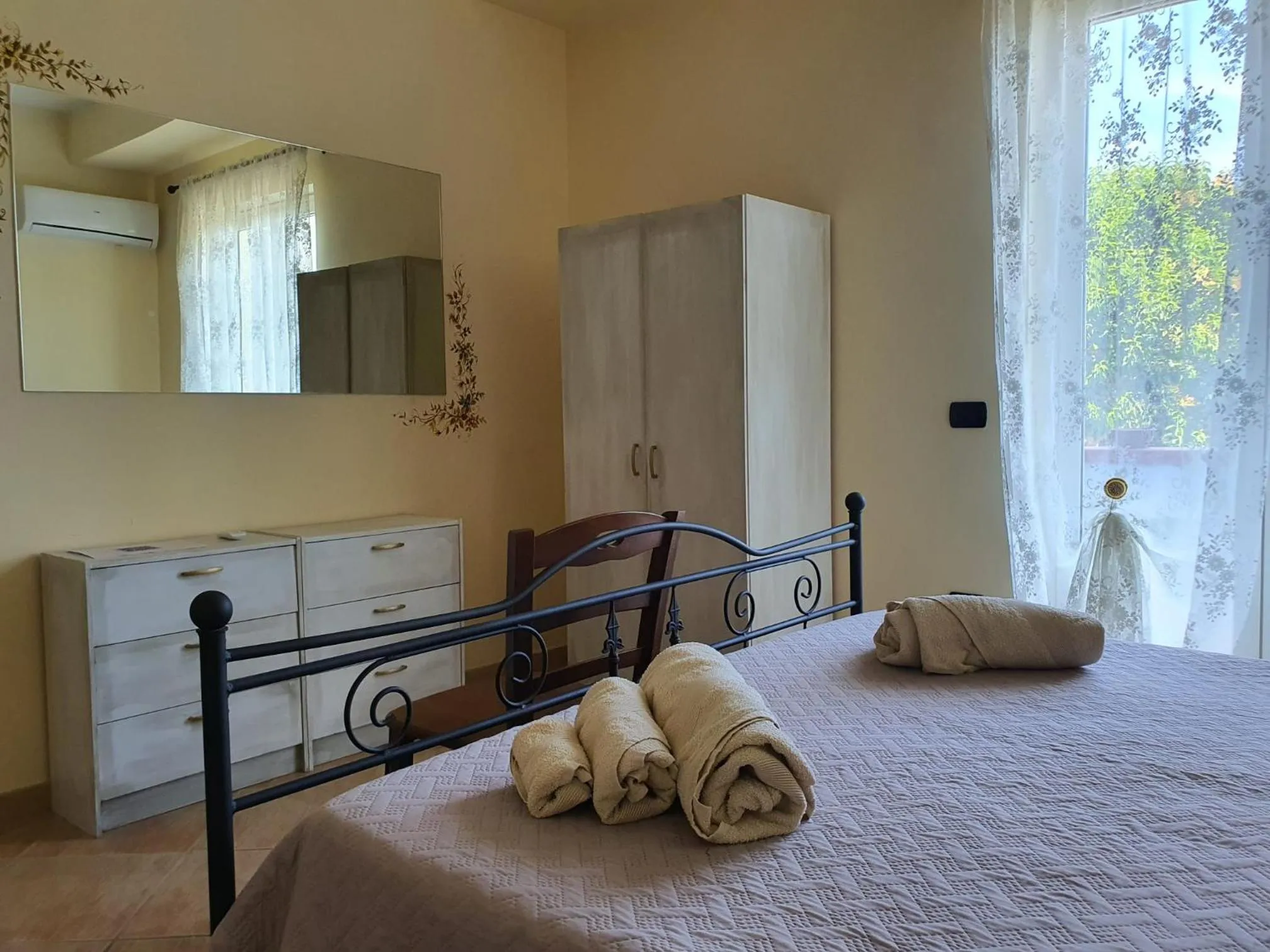 Bed in Libro di Sogni - B&B Letterario