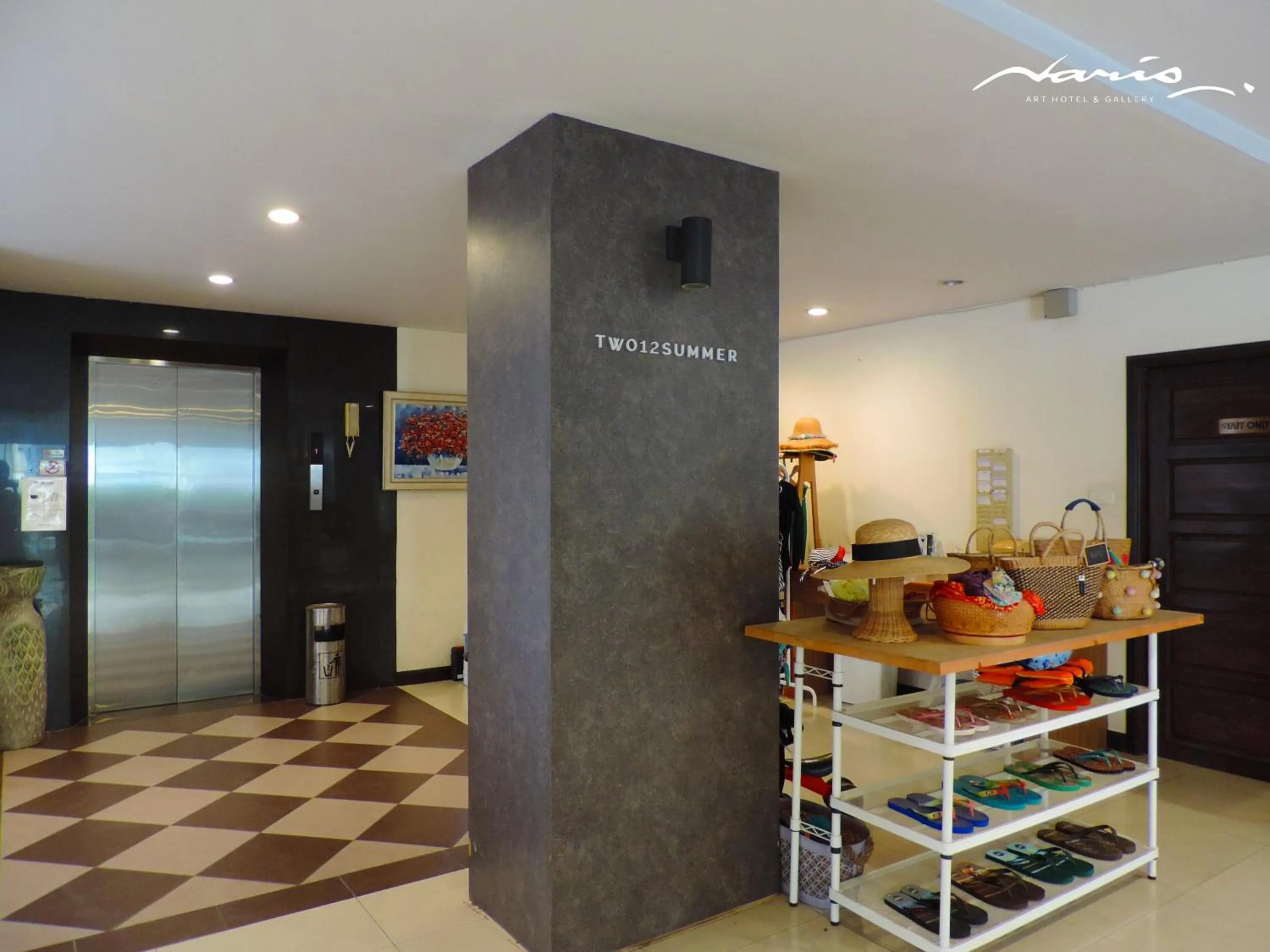 On-site shops in Naris Art Hotel