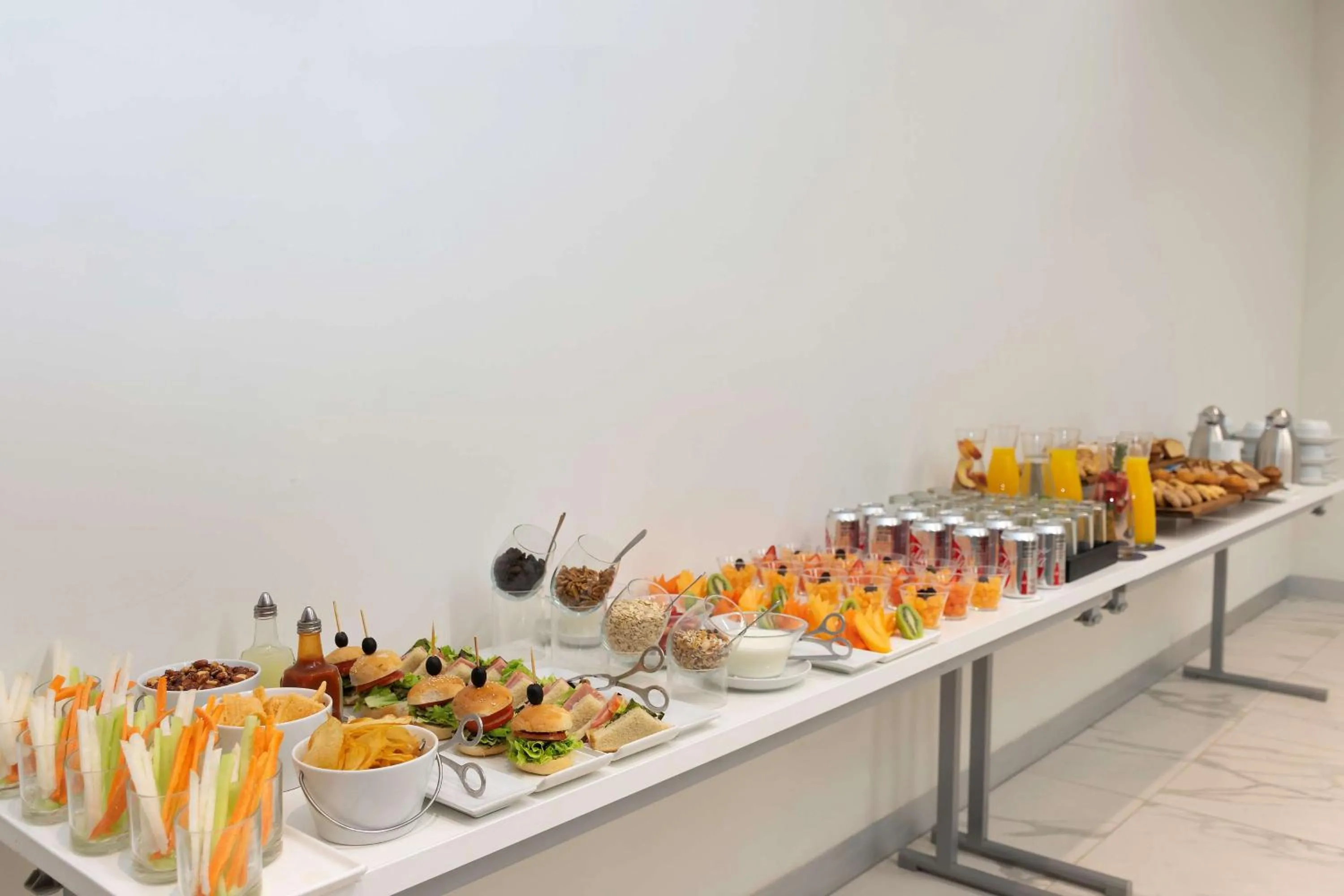 Restaurant/places to eat in NH Monterrey La Fe