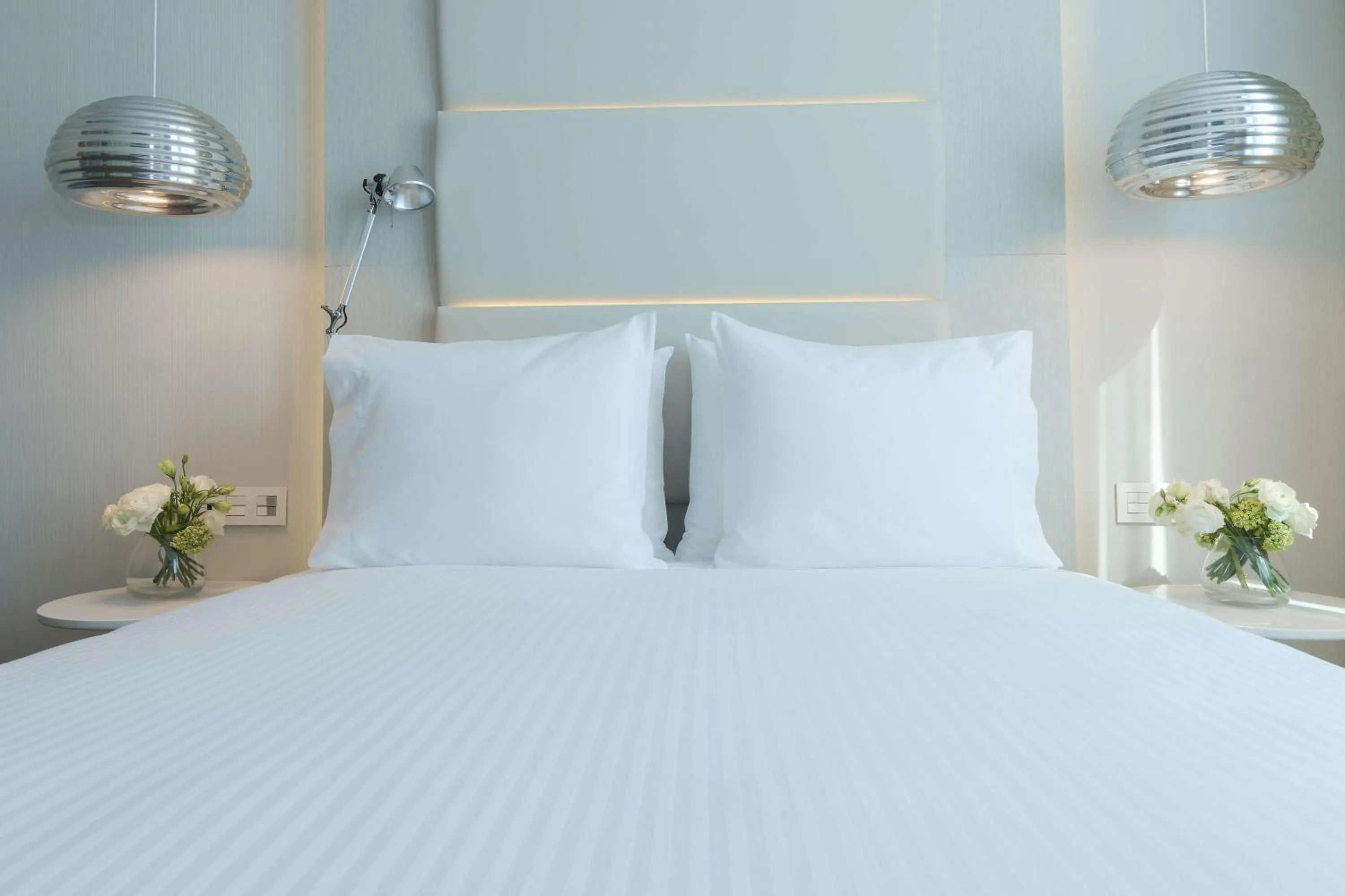 Bedroom, Bed in NH Monterrey La Fe