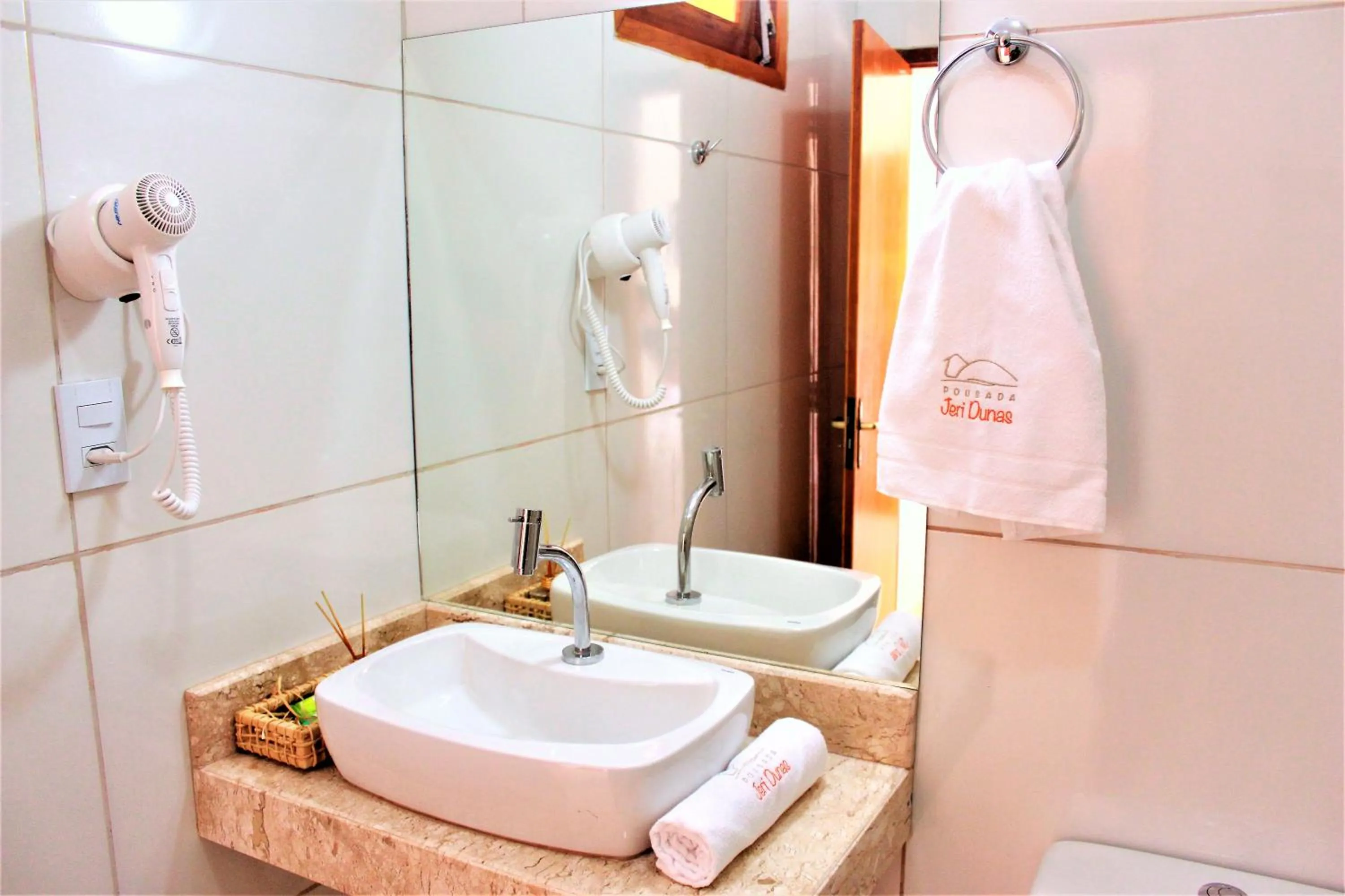 Toilet in Pousada Jeri Dunas