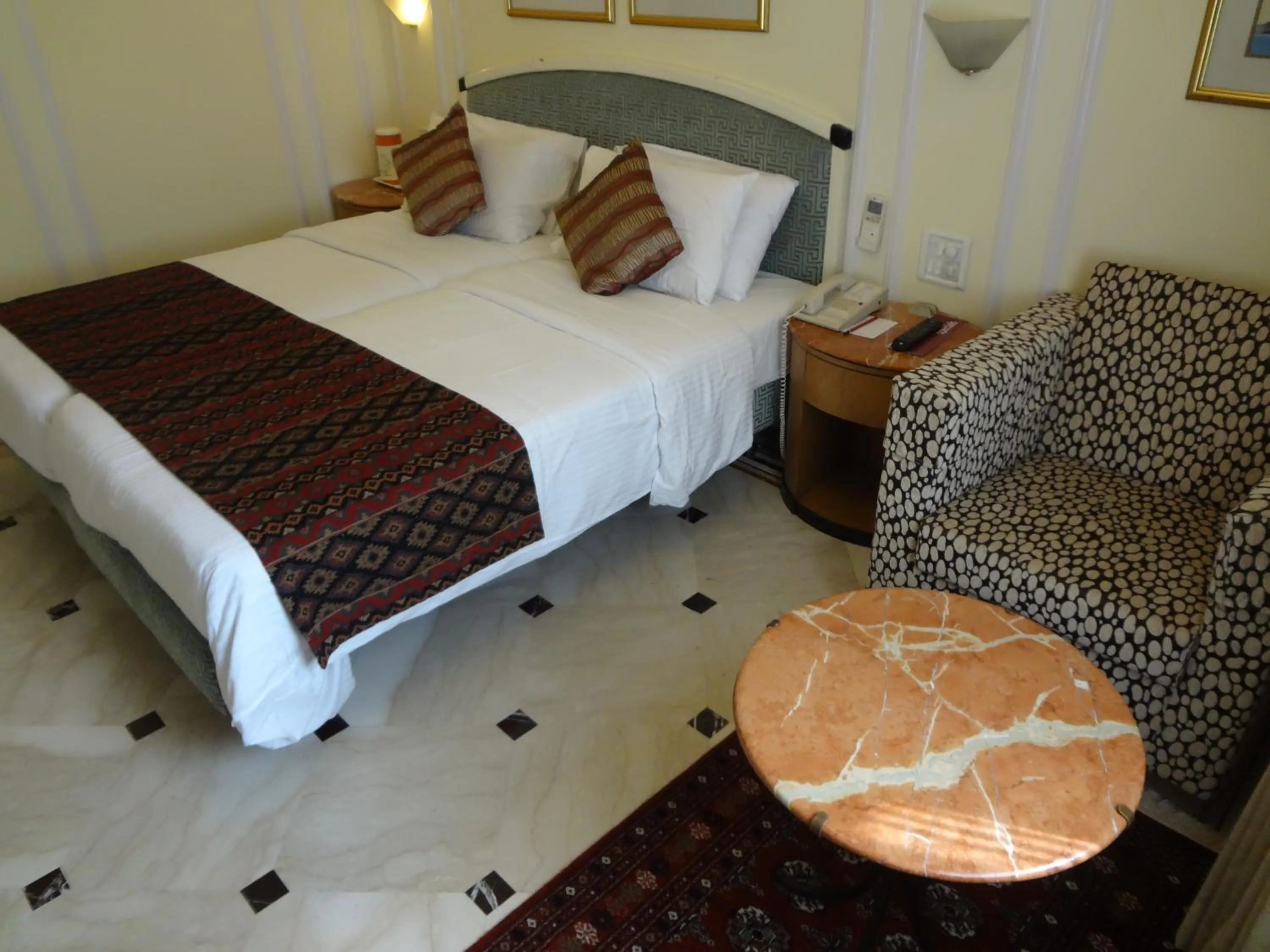 Photo of the whole room, Bed in Regency Hotel Malabar Hill