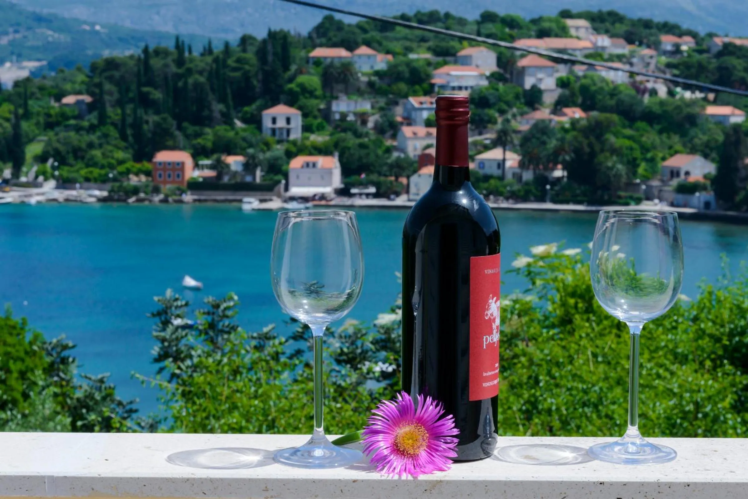 Decorative detail in Oreb Dream Apartments