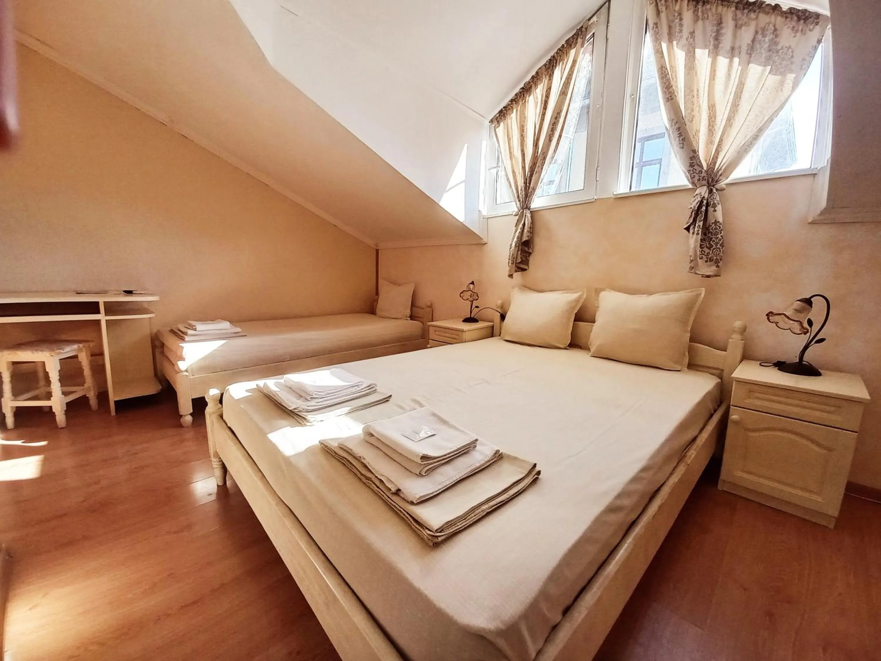 Bed in Tarnava - Oldtown House