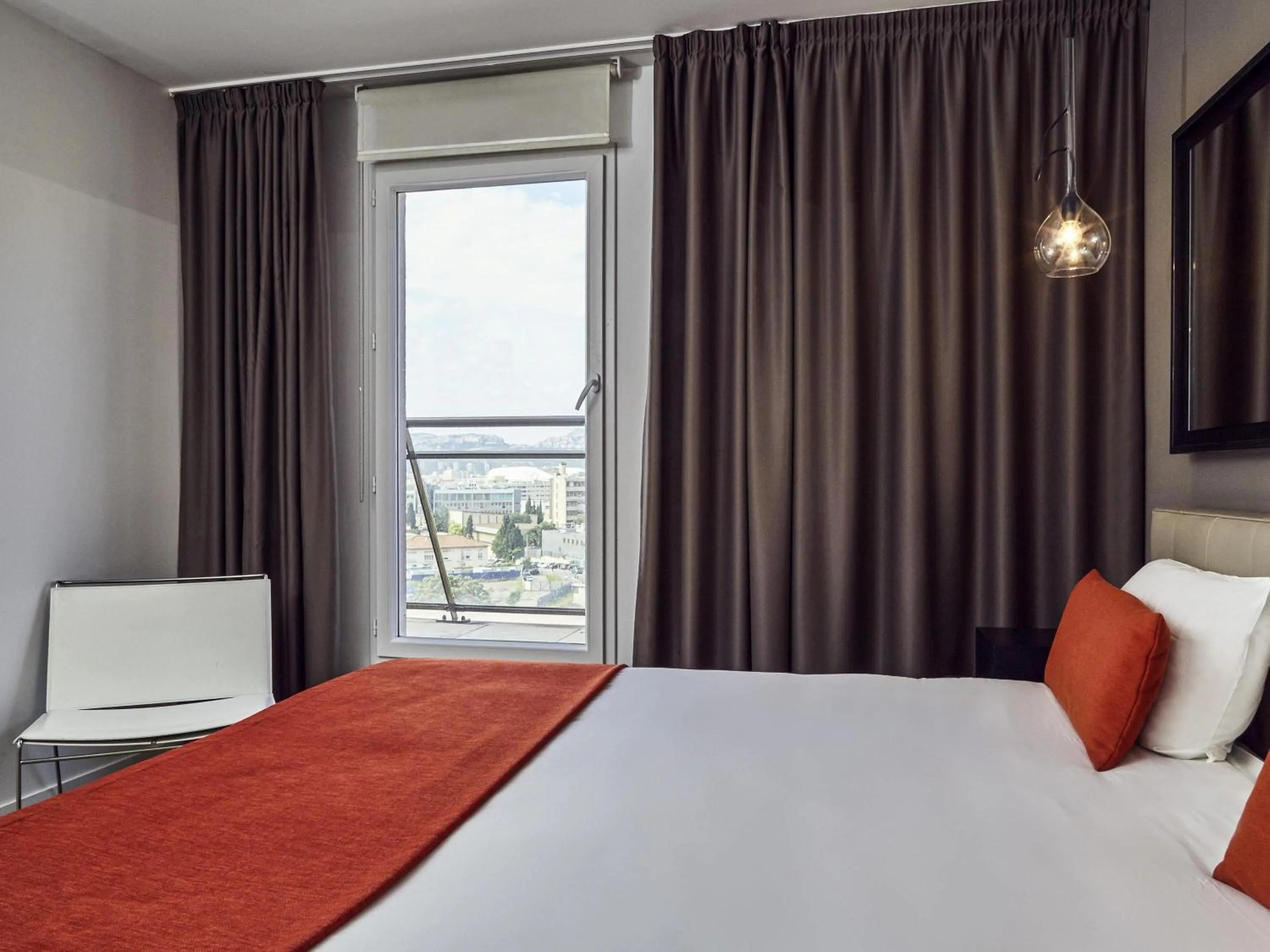 Bedroom, Bed in Adagio Nice Centre