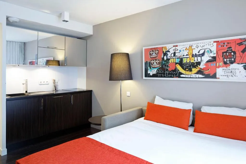 Bed in Adagio Nice Centre