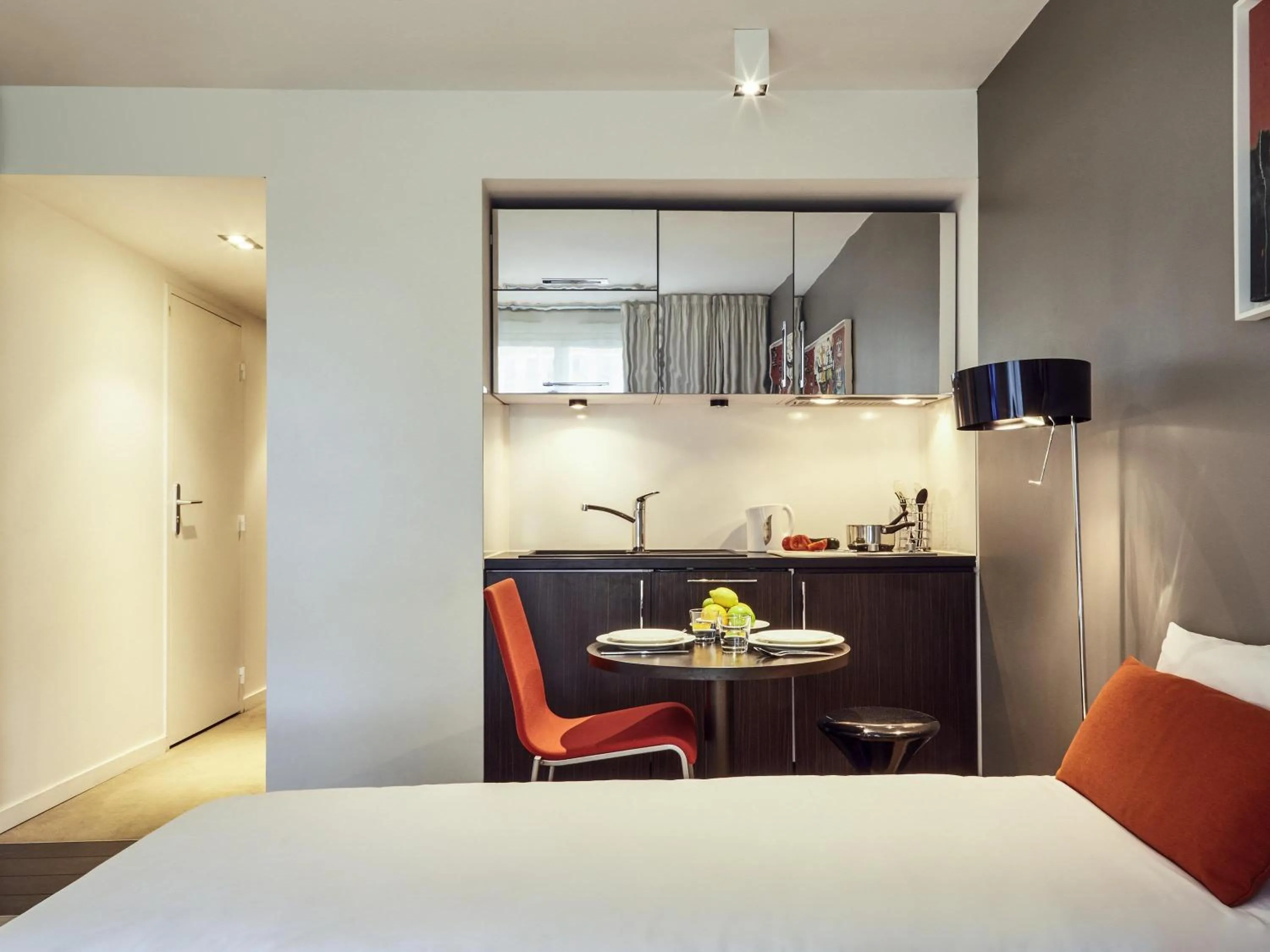 Bedroom, Bed in Adagio Nice Centre