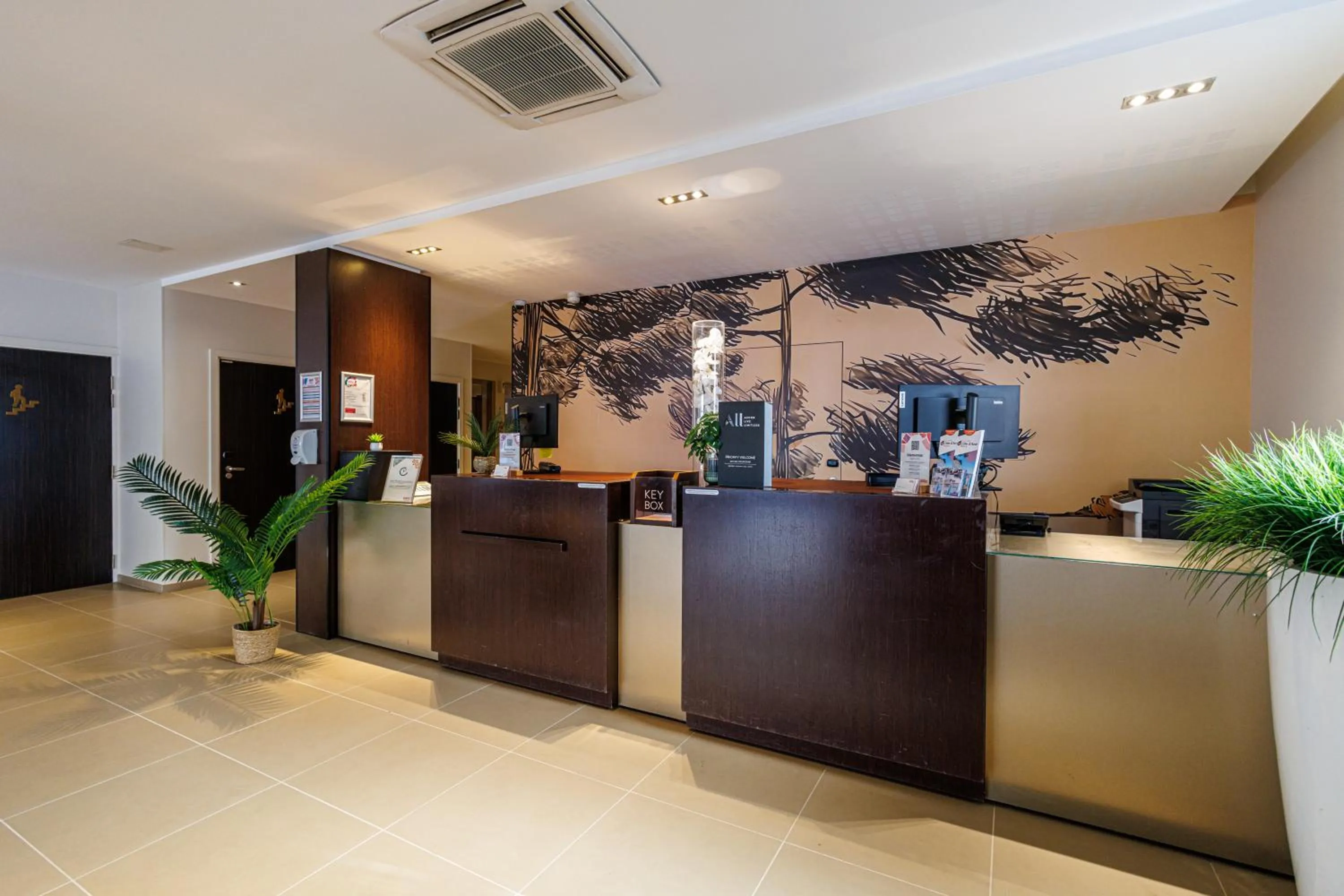 Lobby or reception in Adagio Nice Centre