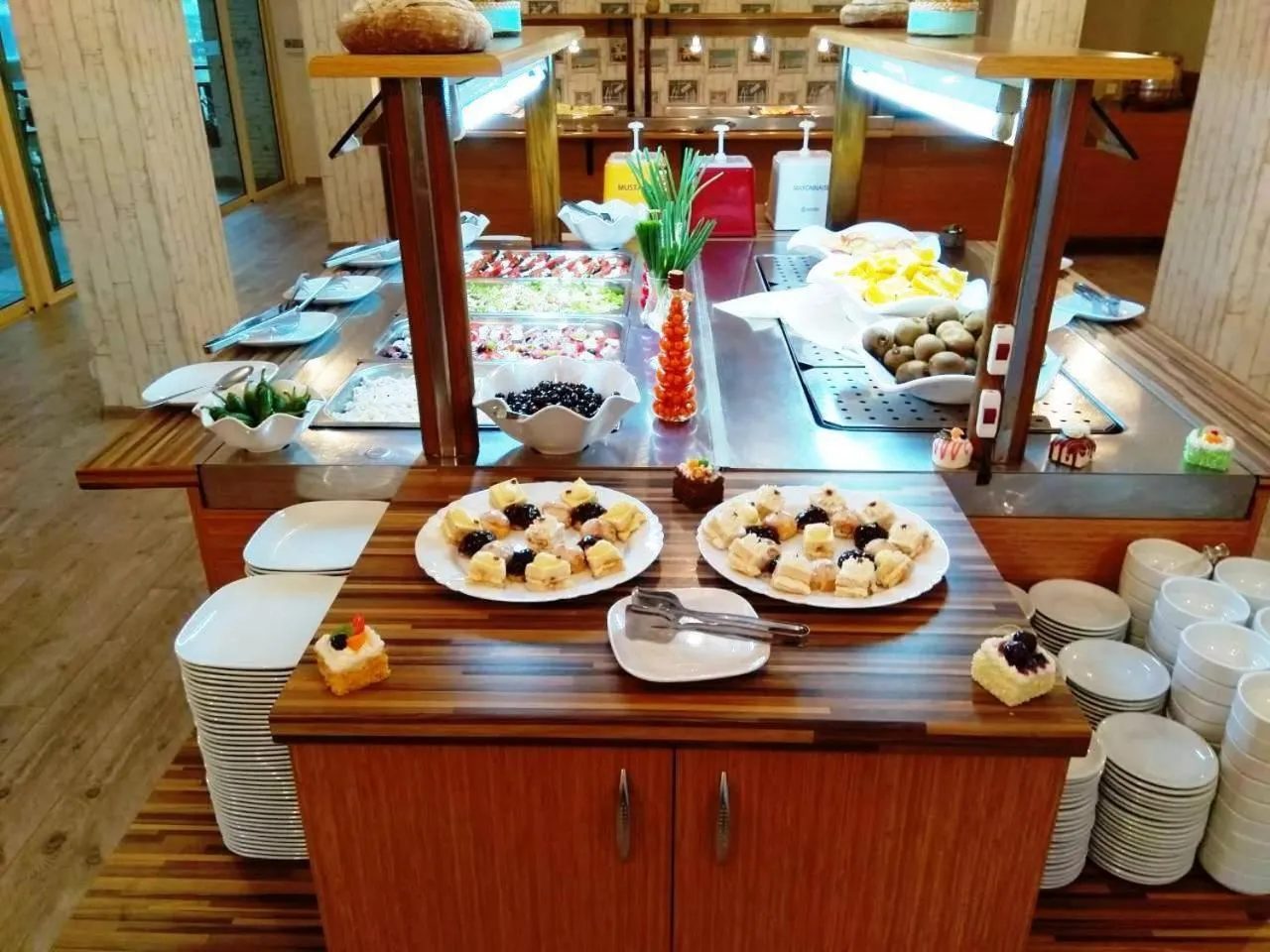 Lunch in Tintyava Park Hotel