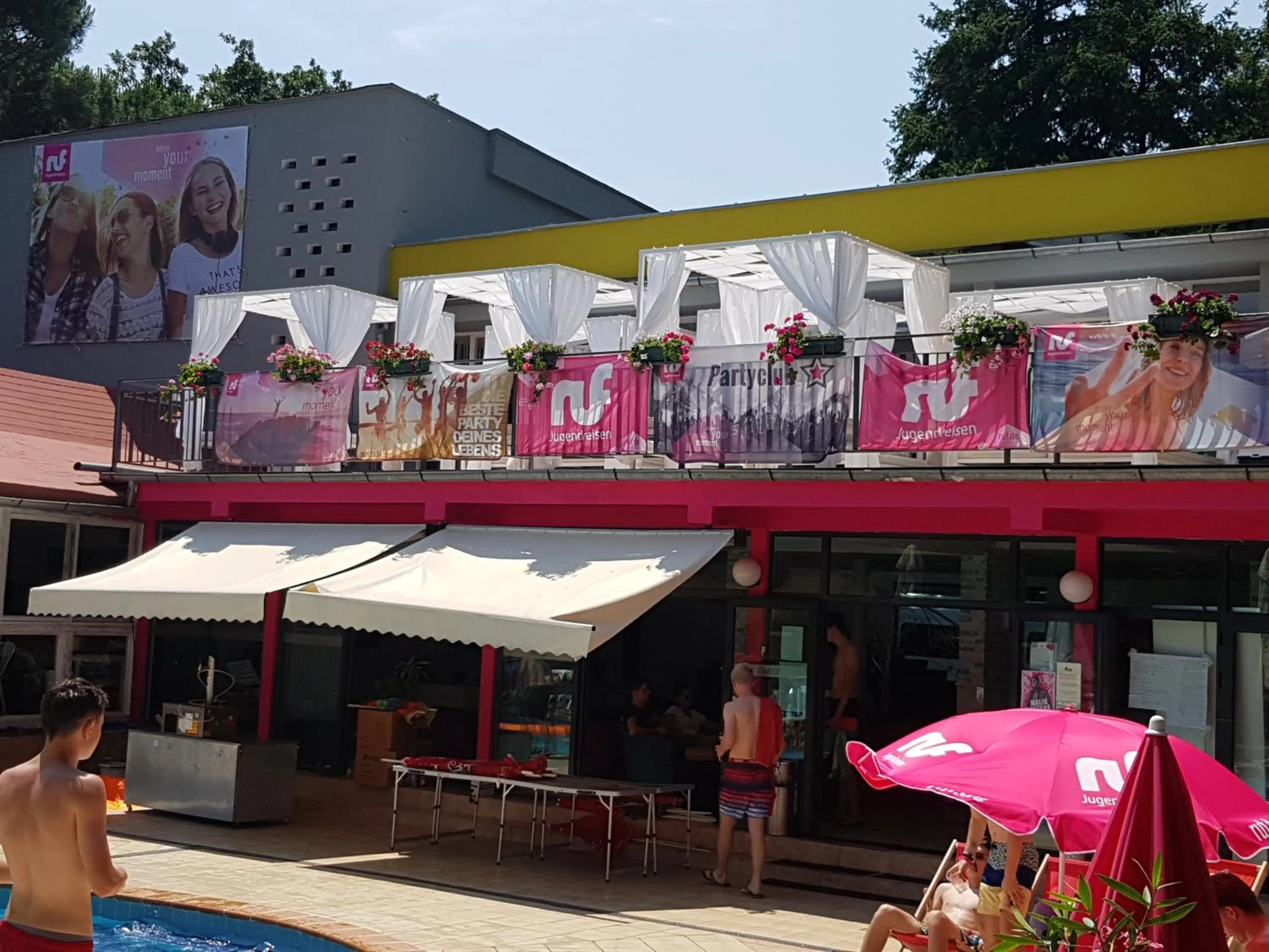 Patio in Tintyava Park Hotel