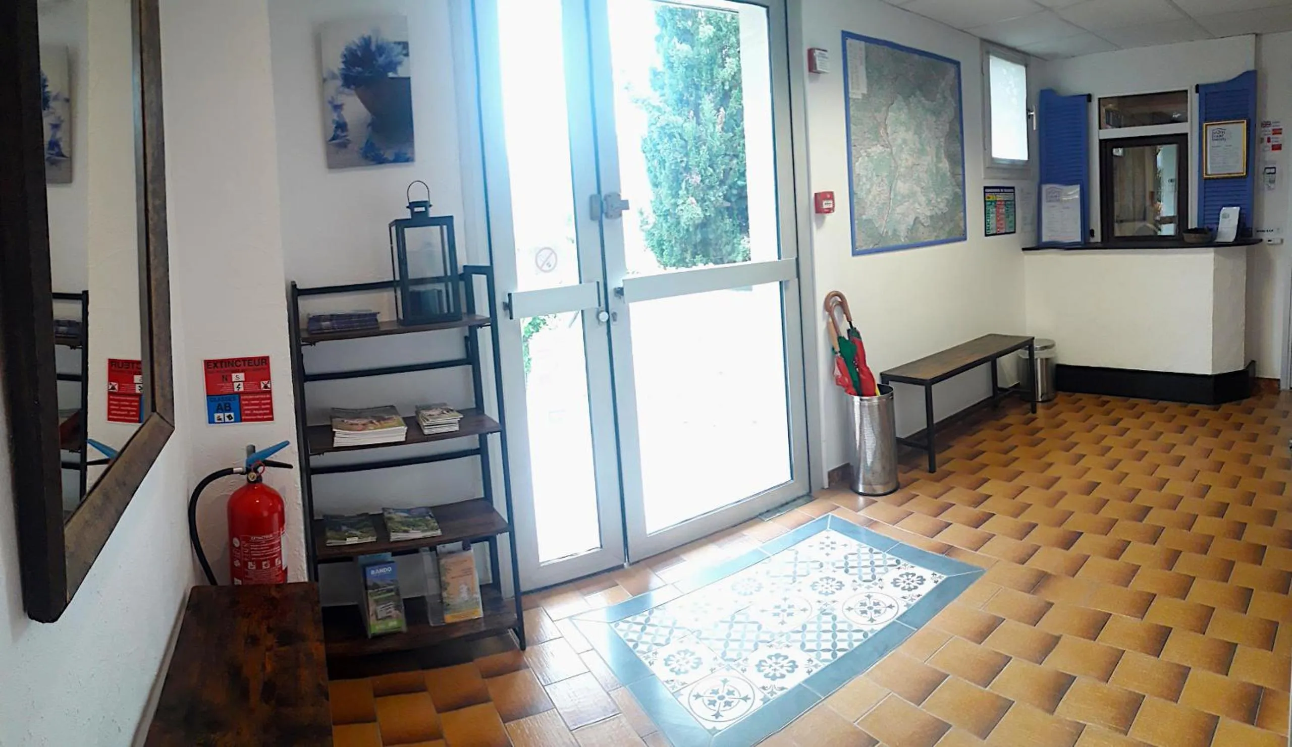 Lobby or reception in Hôtel Saint Michel