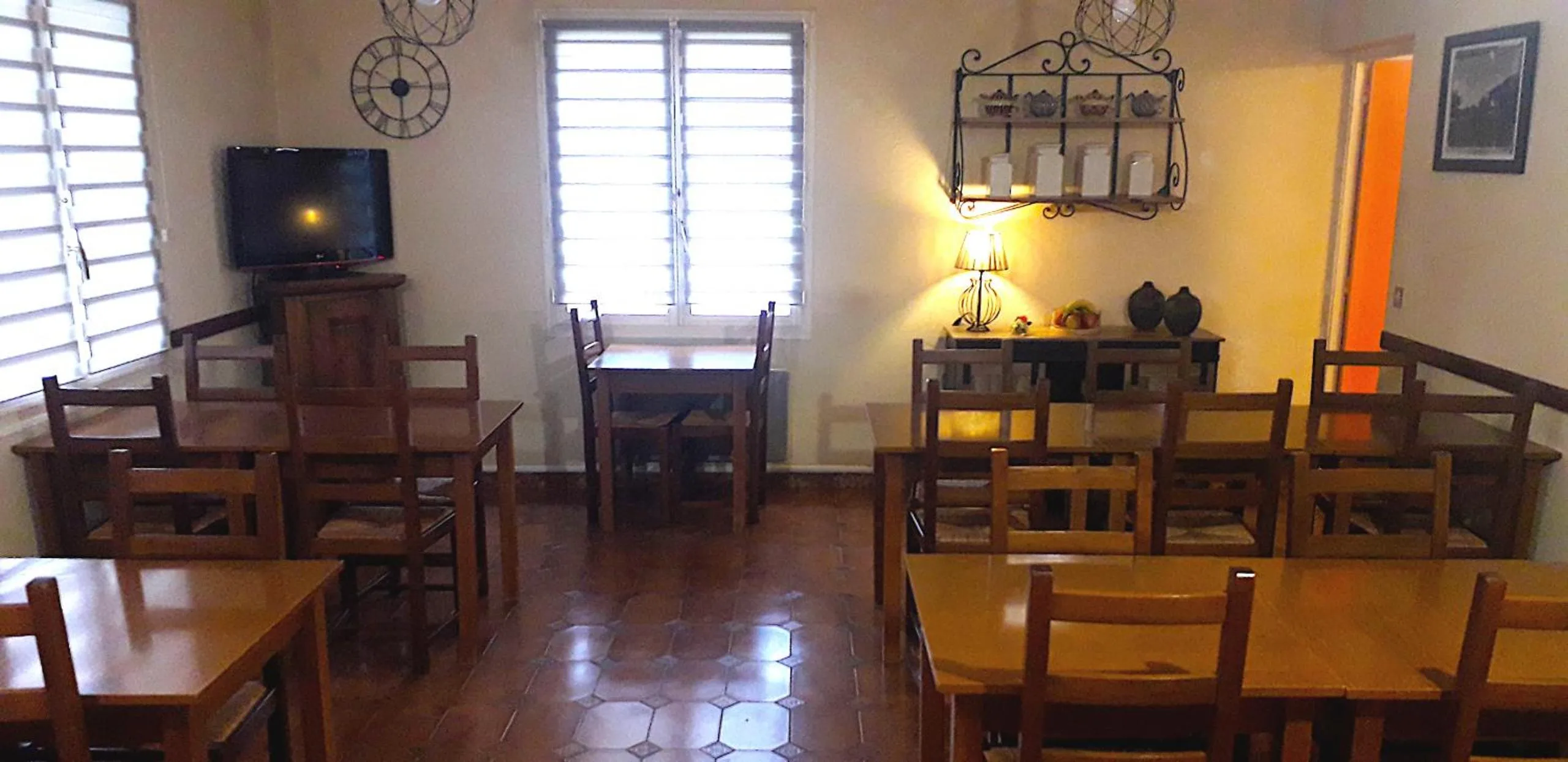 Breakfast in Hôtel Saint Michel