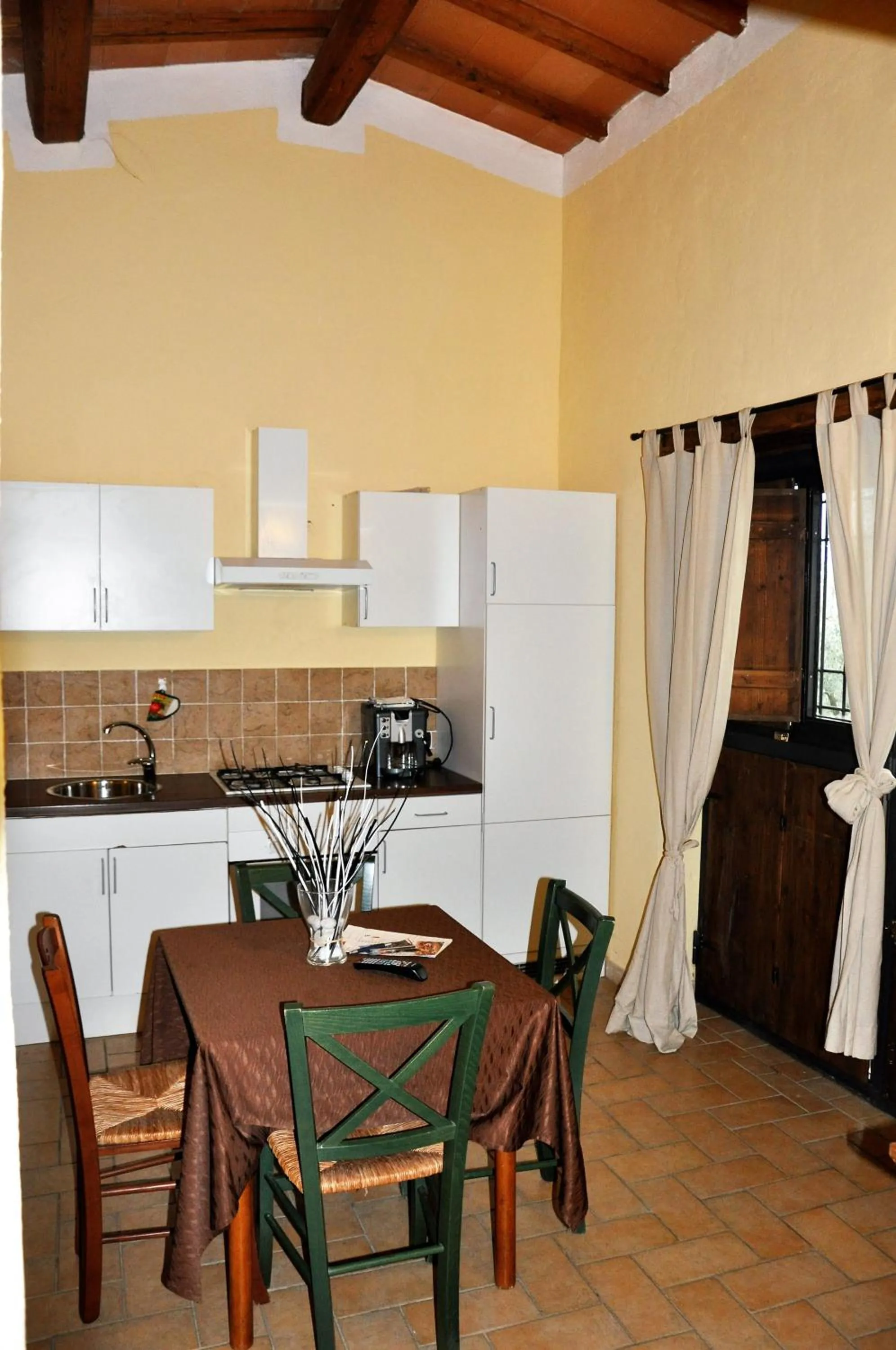 Kitchen or kitchenette in Agriturismo Nociquerceto