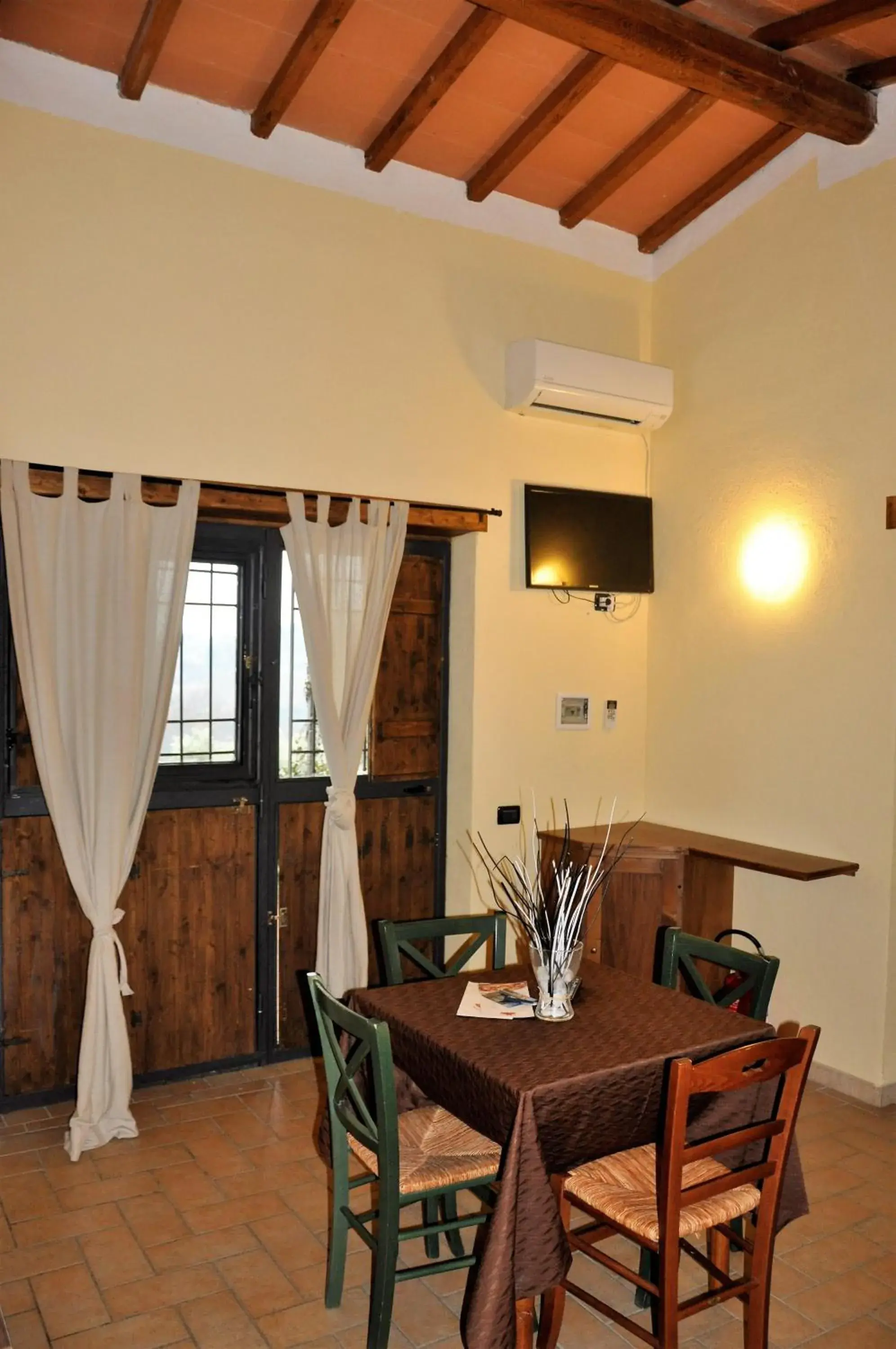 Two-Bedroom Apartment in Agriturismo Nociquerceto Two-Bedroom Apartment in Agriturismo Nociquerceto