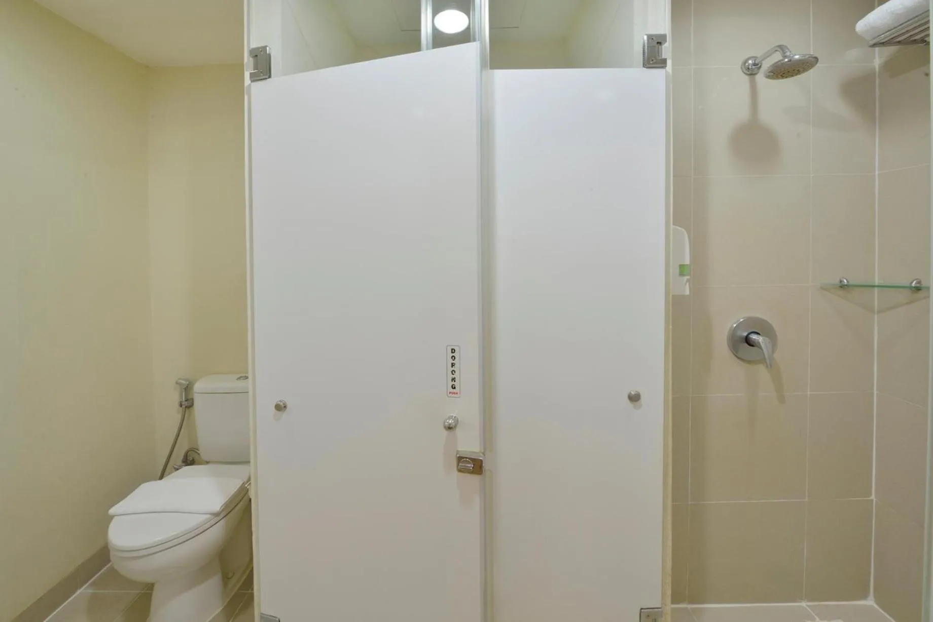 Bathroom in Whiz Hotel Malioboro Yogyakarta