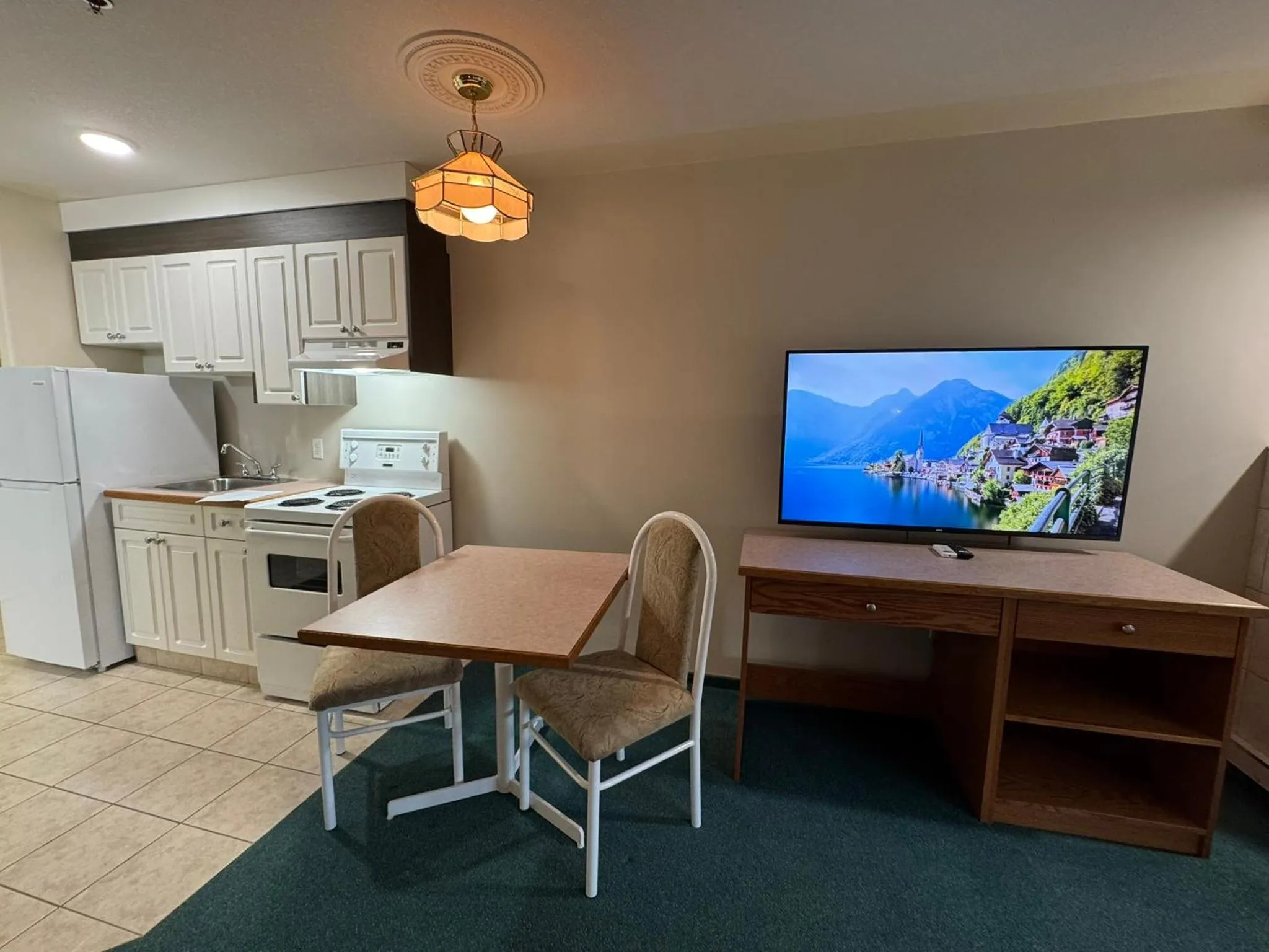 TV and multimedia in Western Budget Motel #1 & 2 Whitecourt