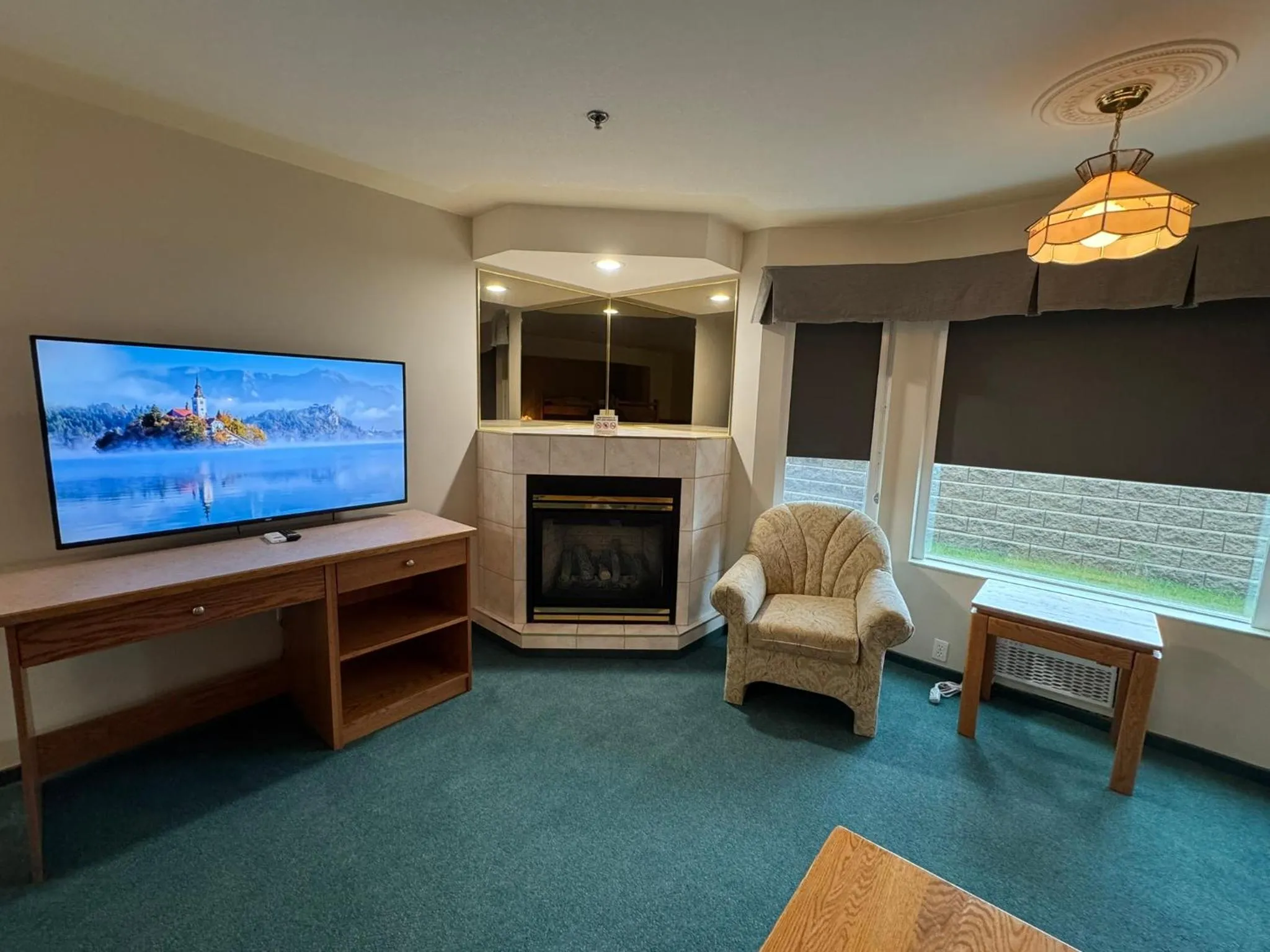 TV and multimedia in Western Budget Motel #1 & 2 Whitecourt