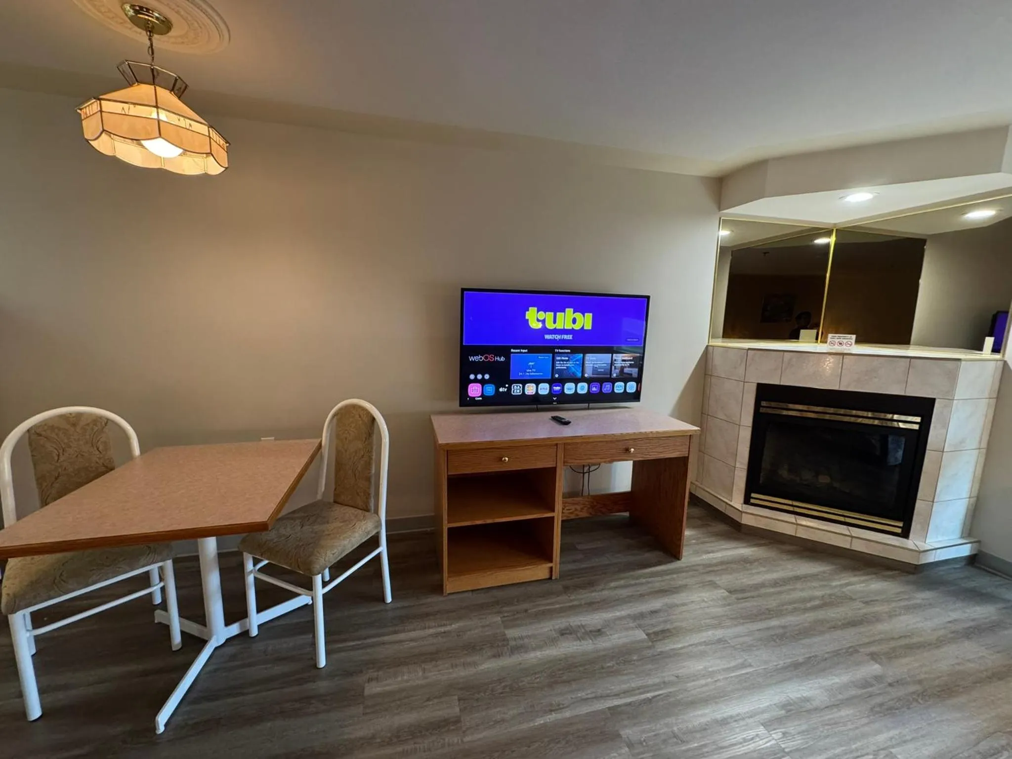 TV and multimedia in Western Budget Motel #1 & 2 Whitecourt