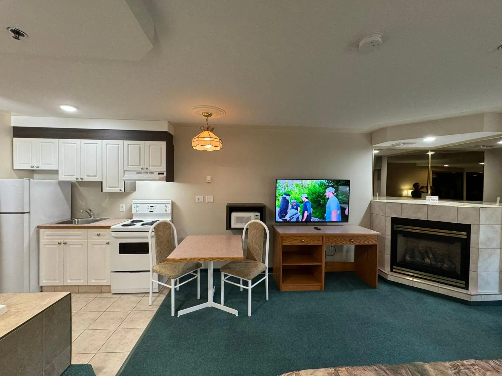 TV and multimedia in Western Budget Motel #1 & 2 Whitecourt