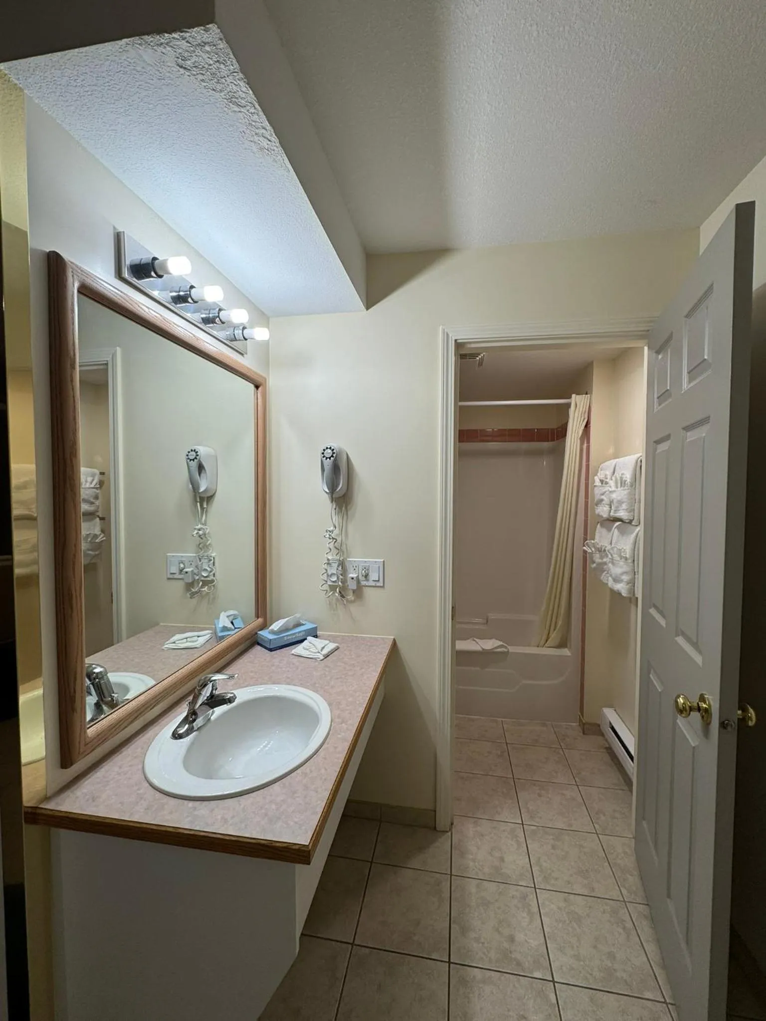 Shower in Western Budget Motel #1 & 2 Whitecourt