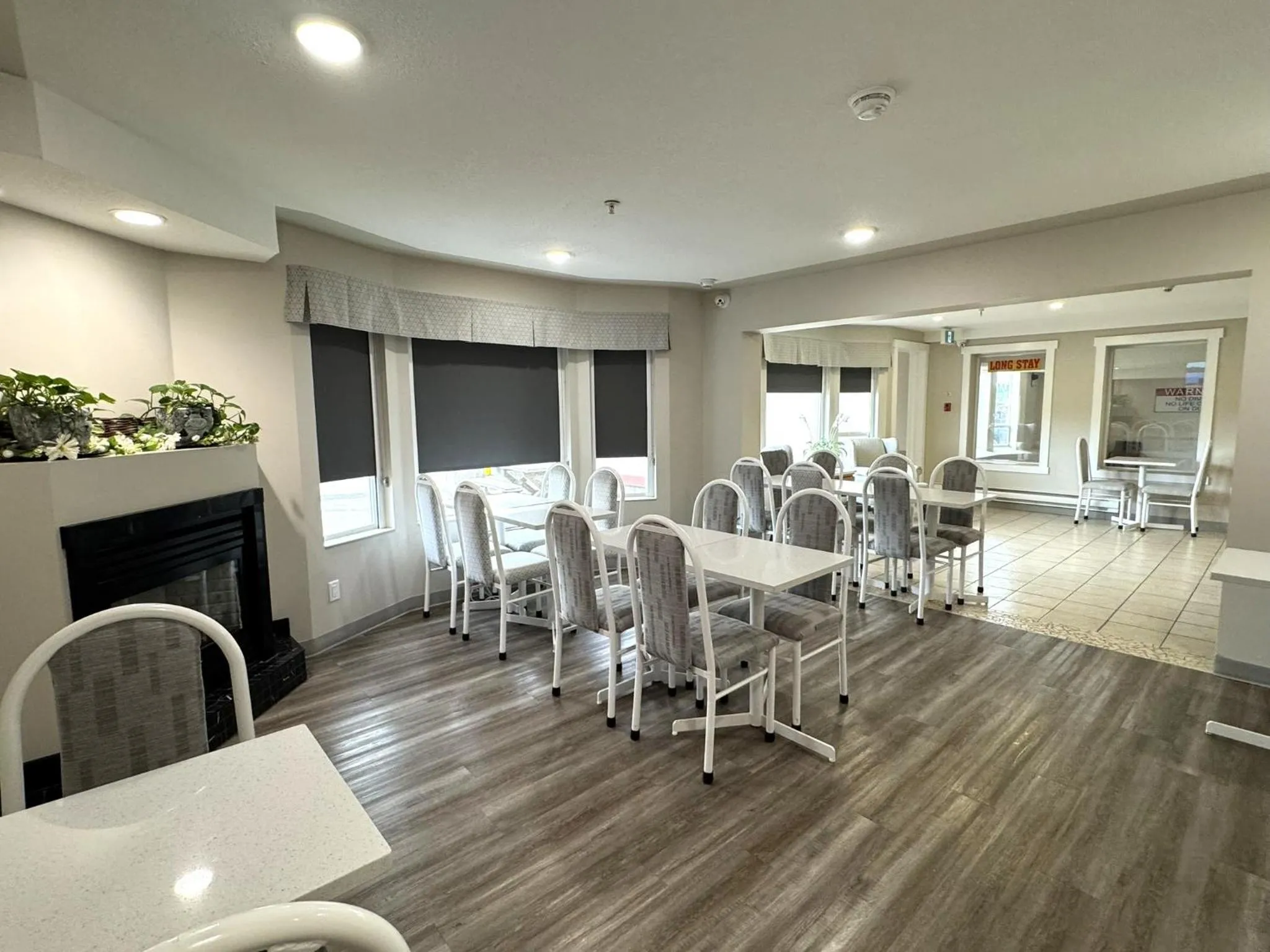 Communal lounge/ TV room in Western Budget Motel #1 & 2 Whitecourt