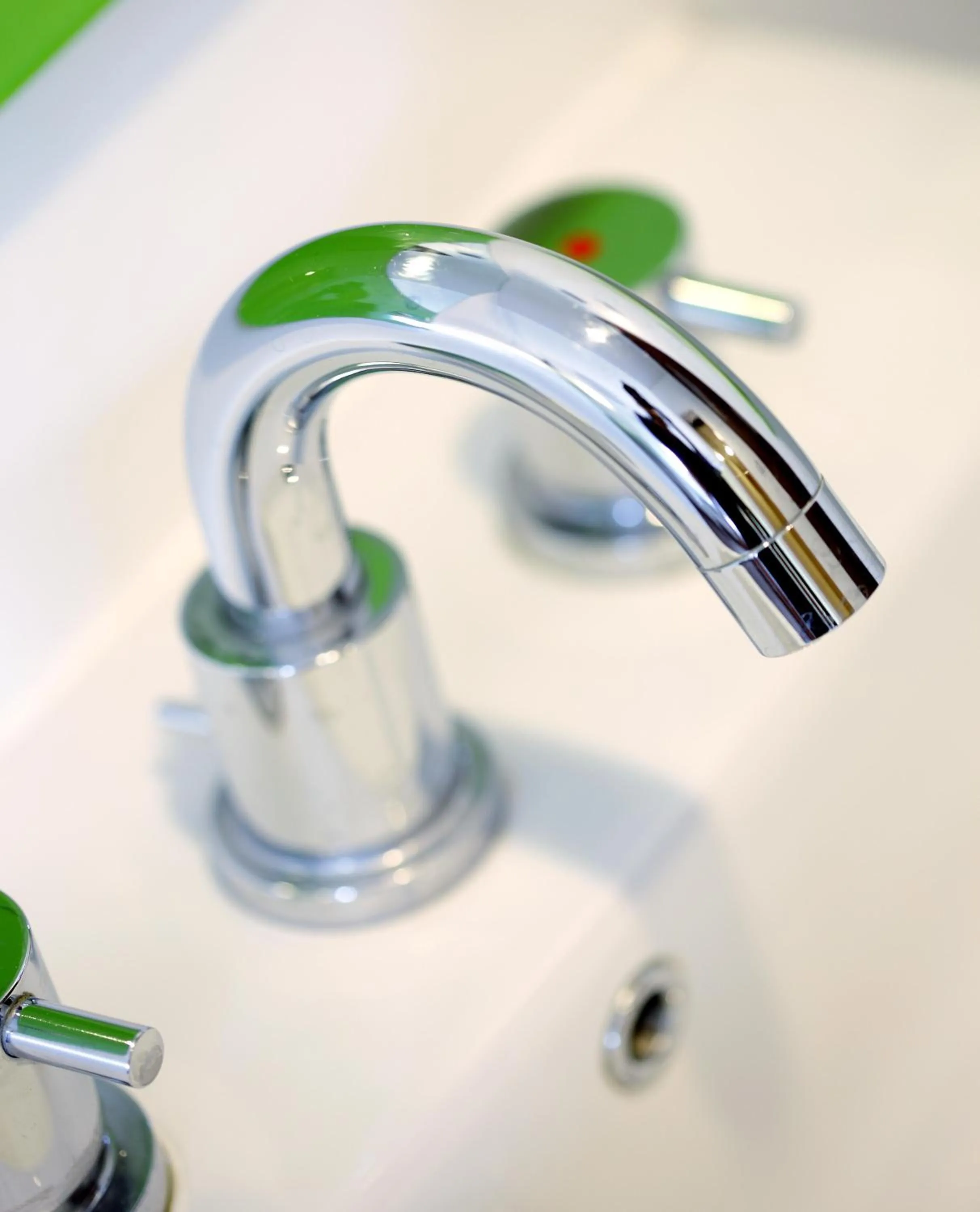 Bathroom in Amaris Hotel Panakkukang